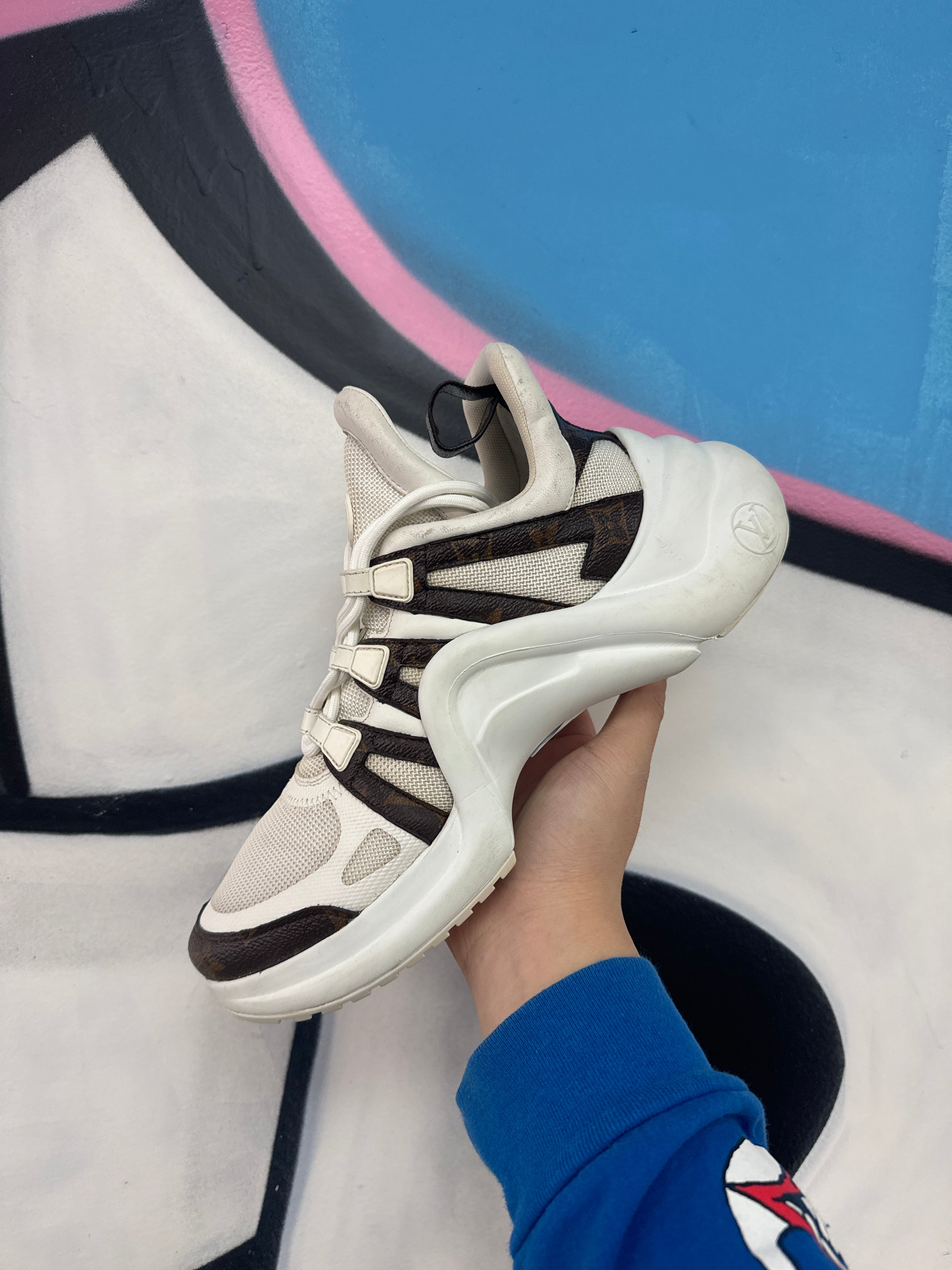 LV Archlight Sneaker White Brown Used 41 (US 8) With Box