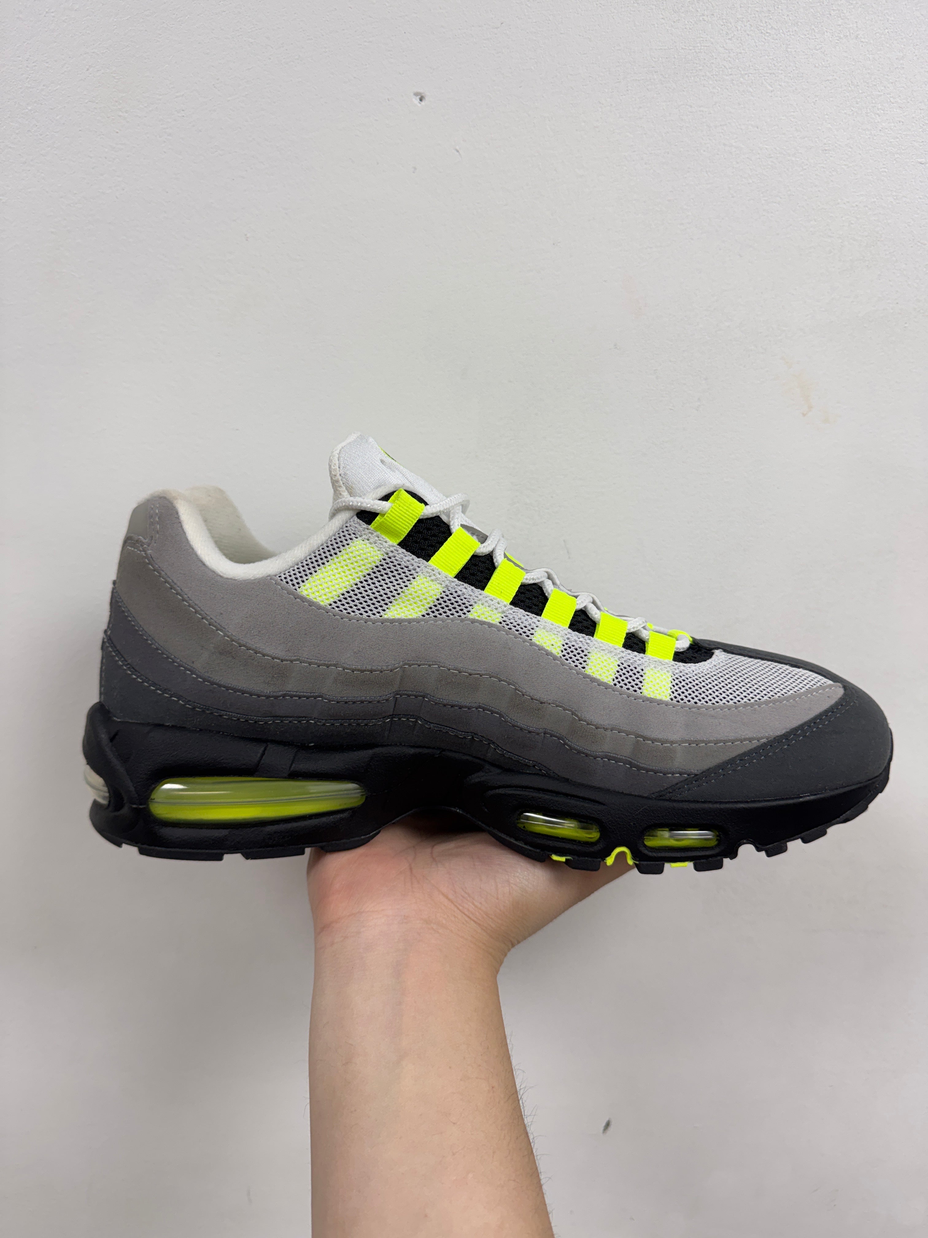 Nike AM95 Neon Sneakers