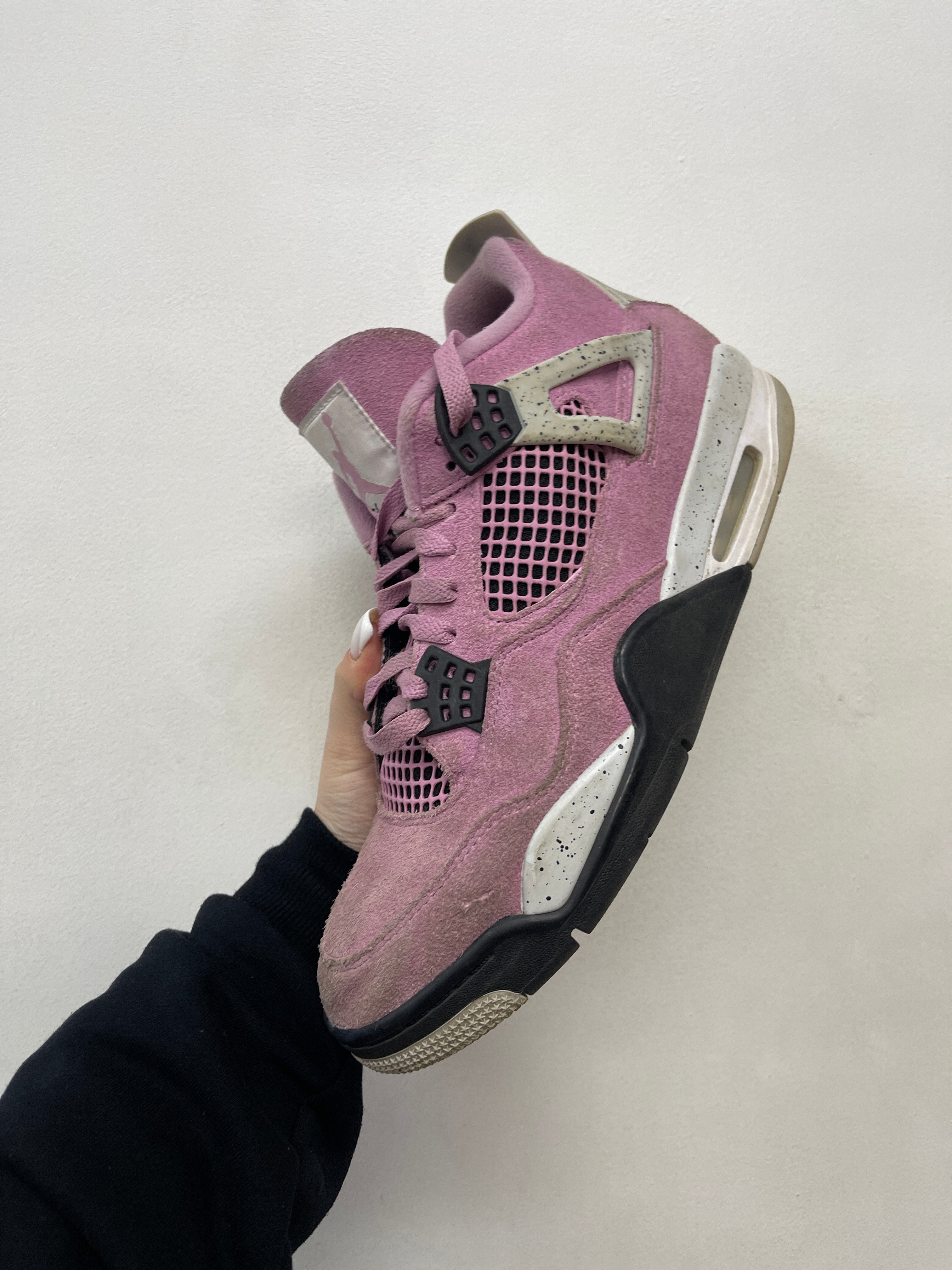 Jordan 4 Pink Orchid Sneakers