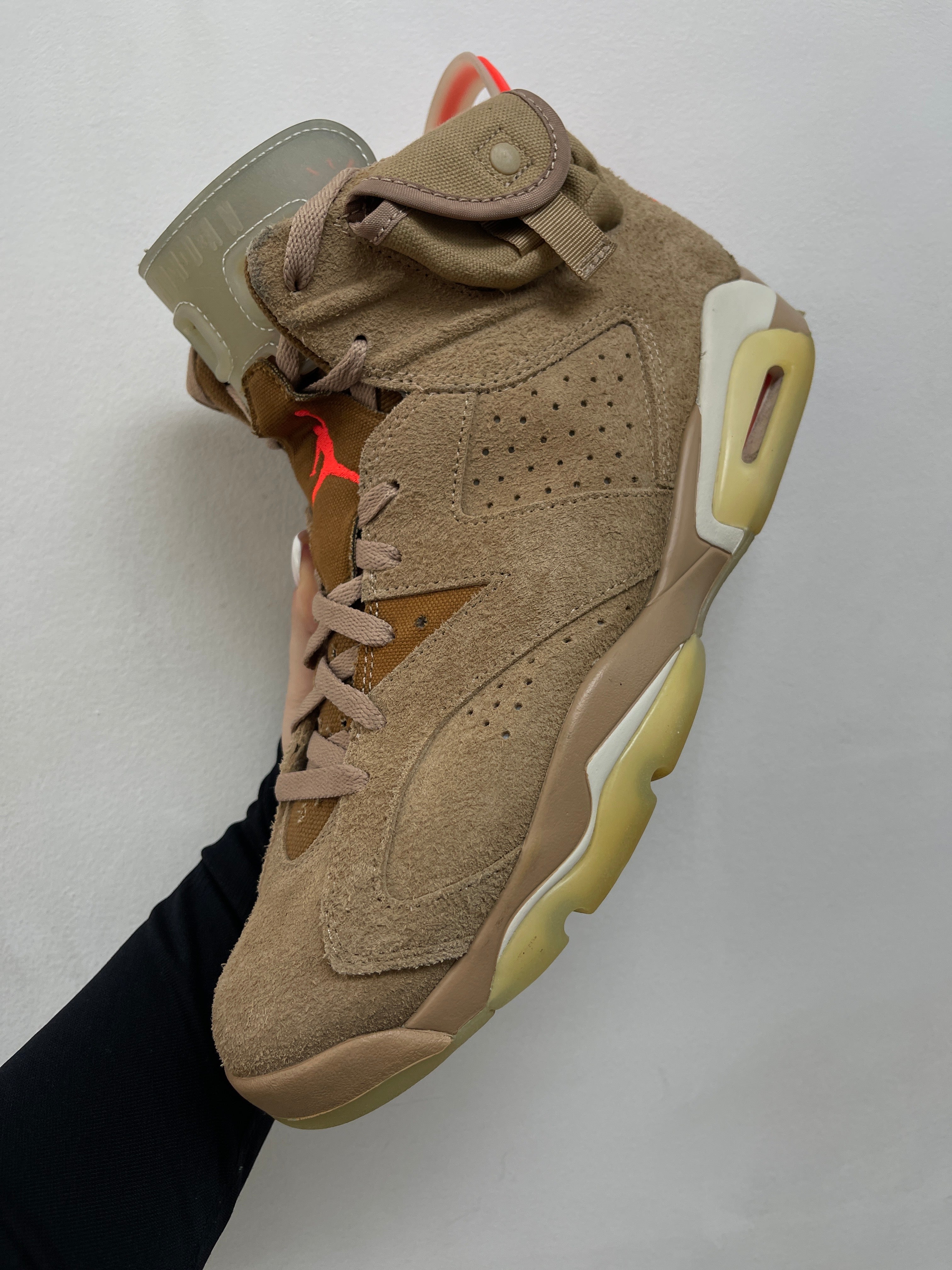 Jordan 6 Travis Scott Khaki Sneakers