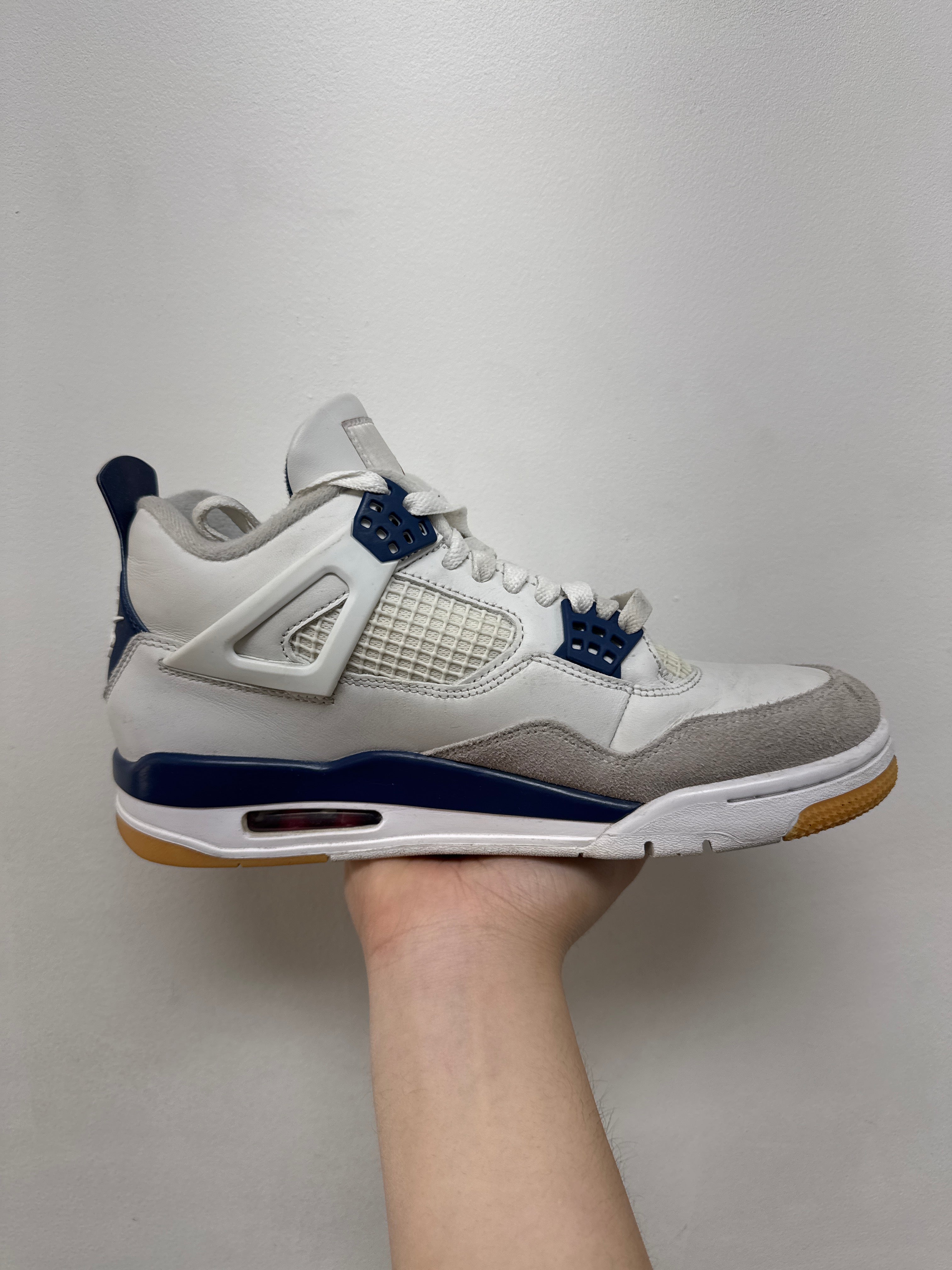 Jordan 4 SB Navy Sneakers