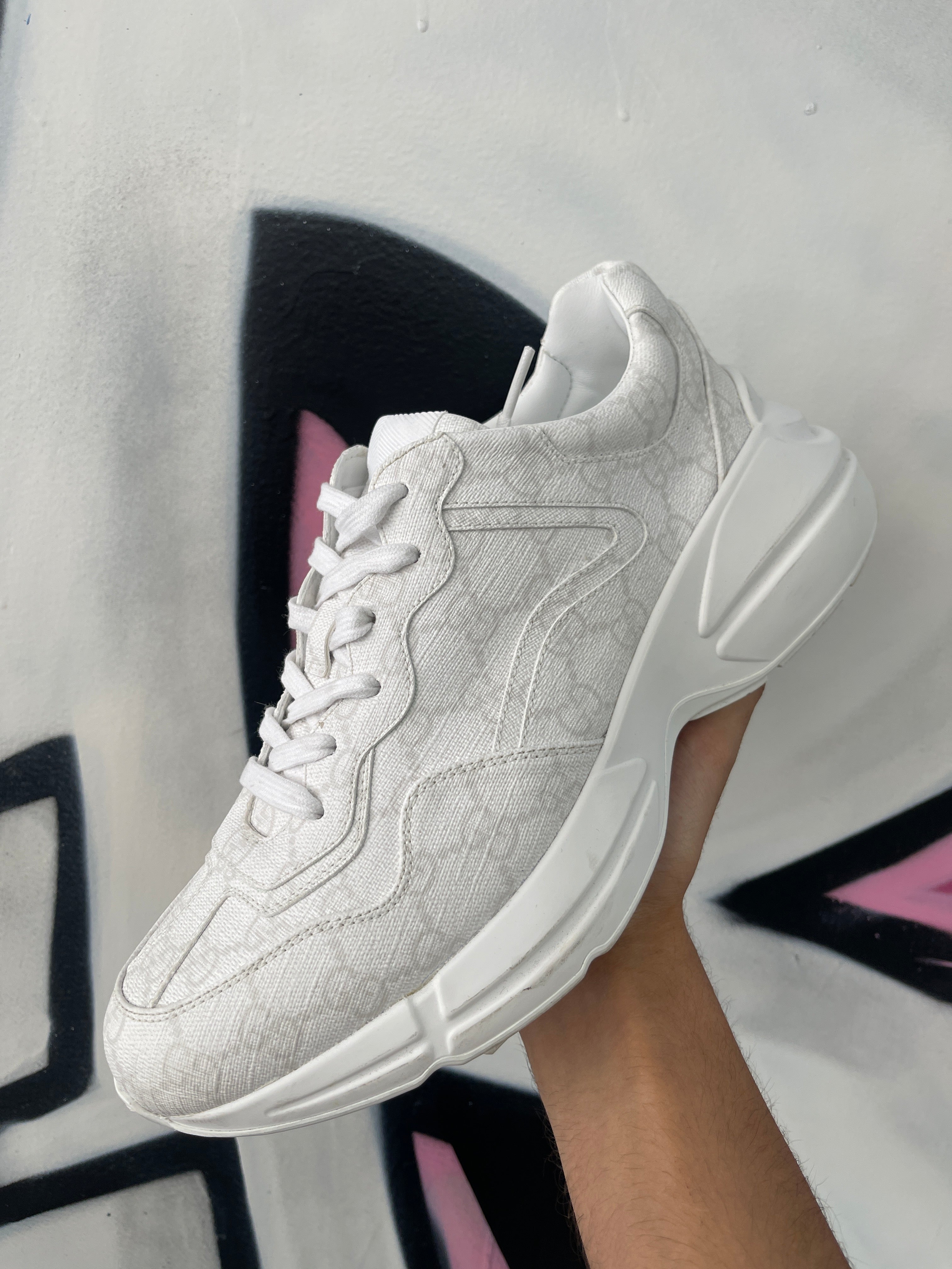 Gucci Ryhton White Monogram (G7) Used With Box