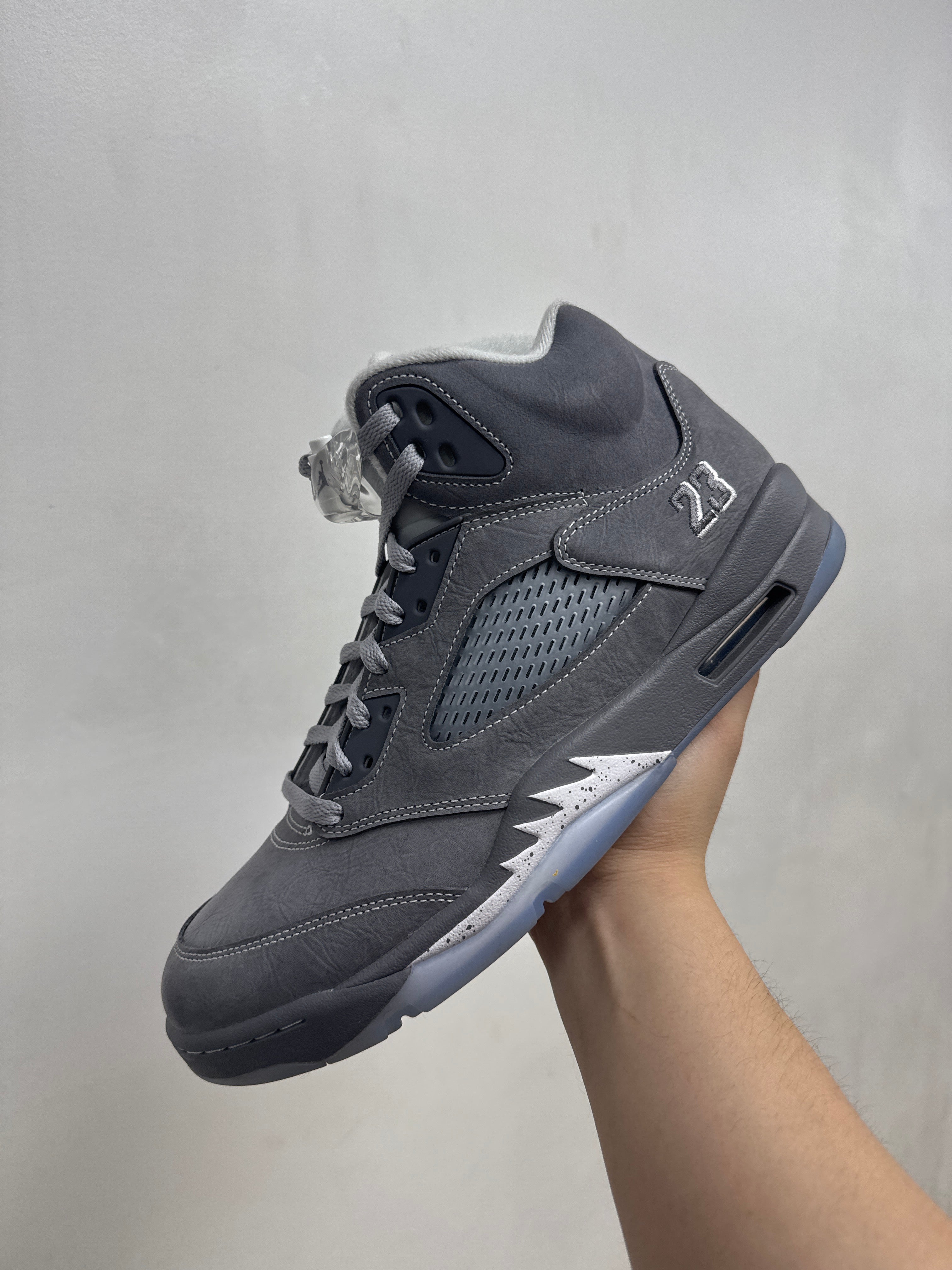 Jordan 5 Wolf Grey Sneakers