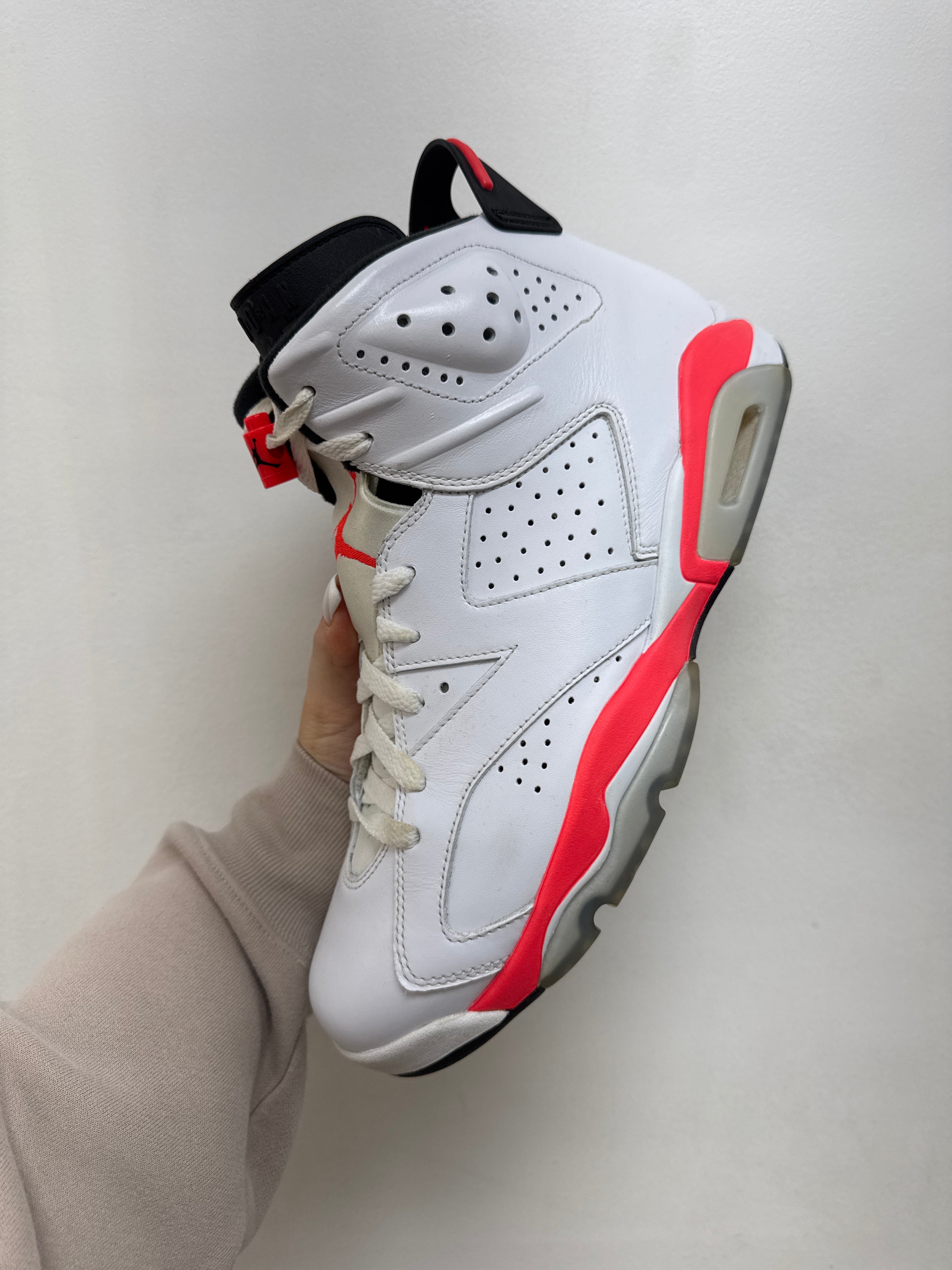 Jordan 6 White Infrared Sneakers