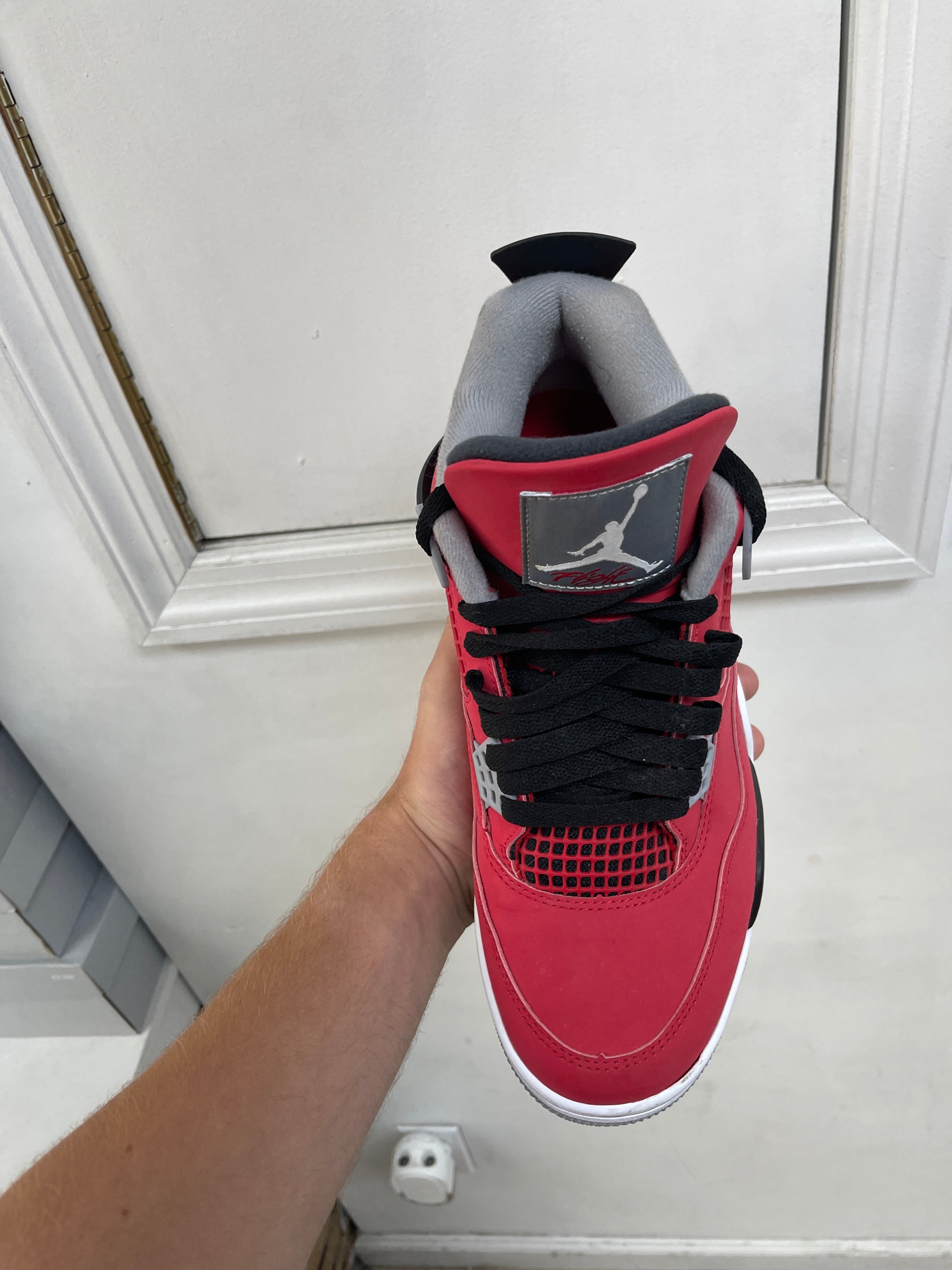 Jordan 4 Toro Bravo Sneakers