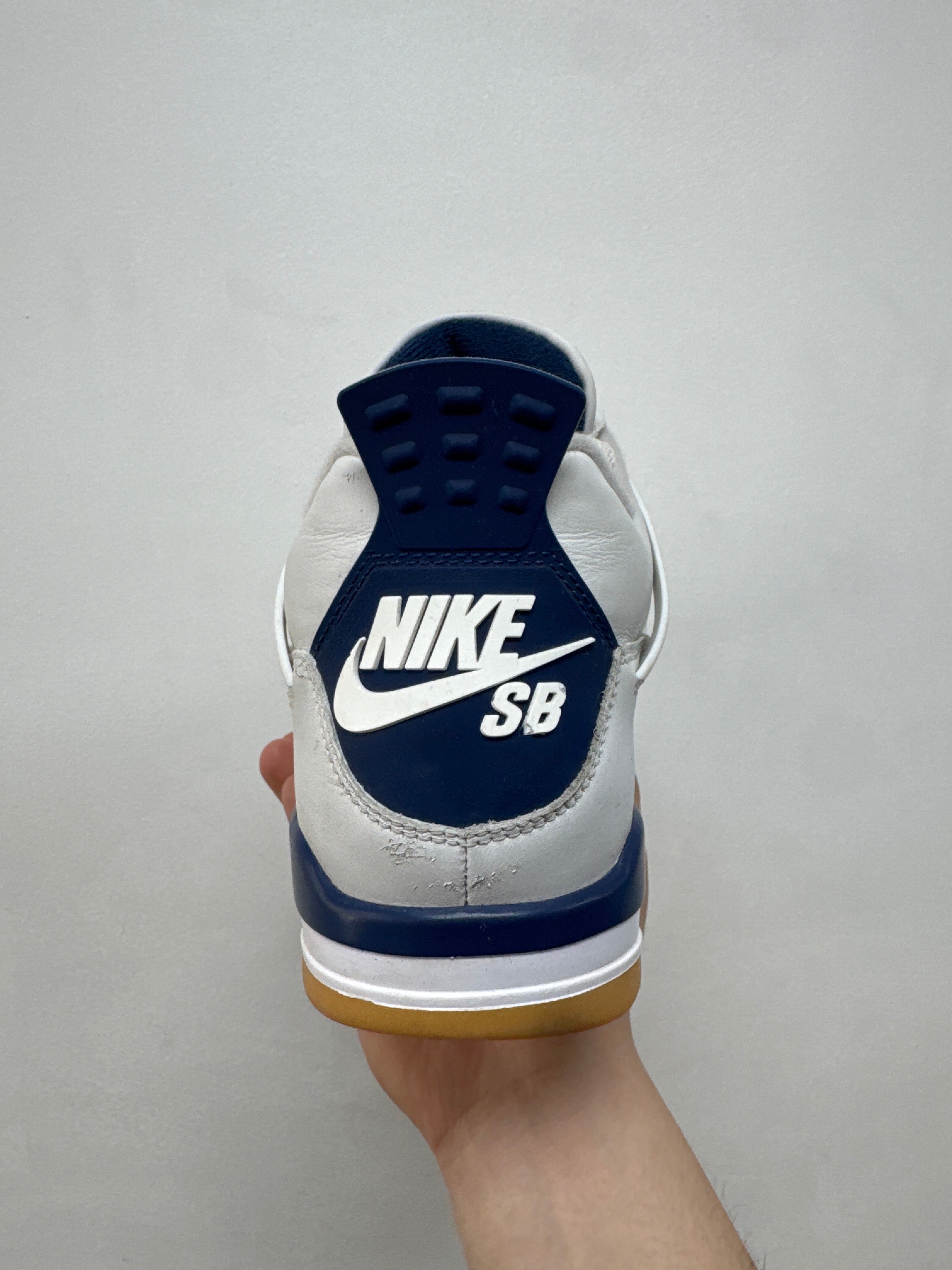 Jordan 4 SB Navy Sneakers