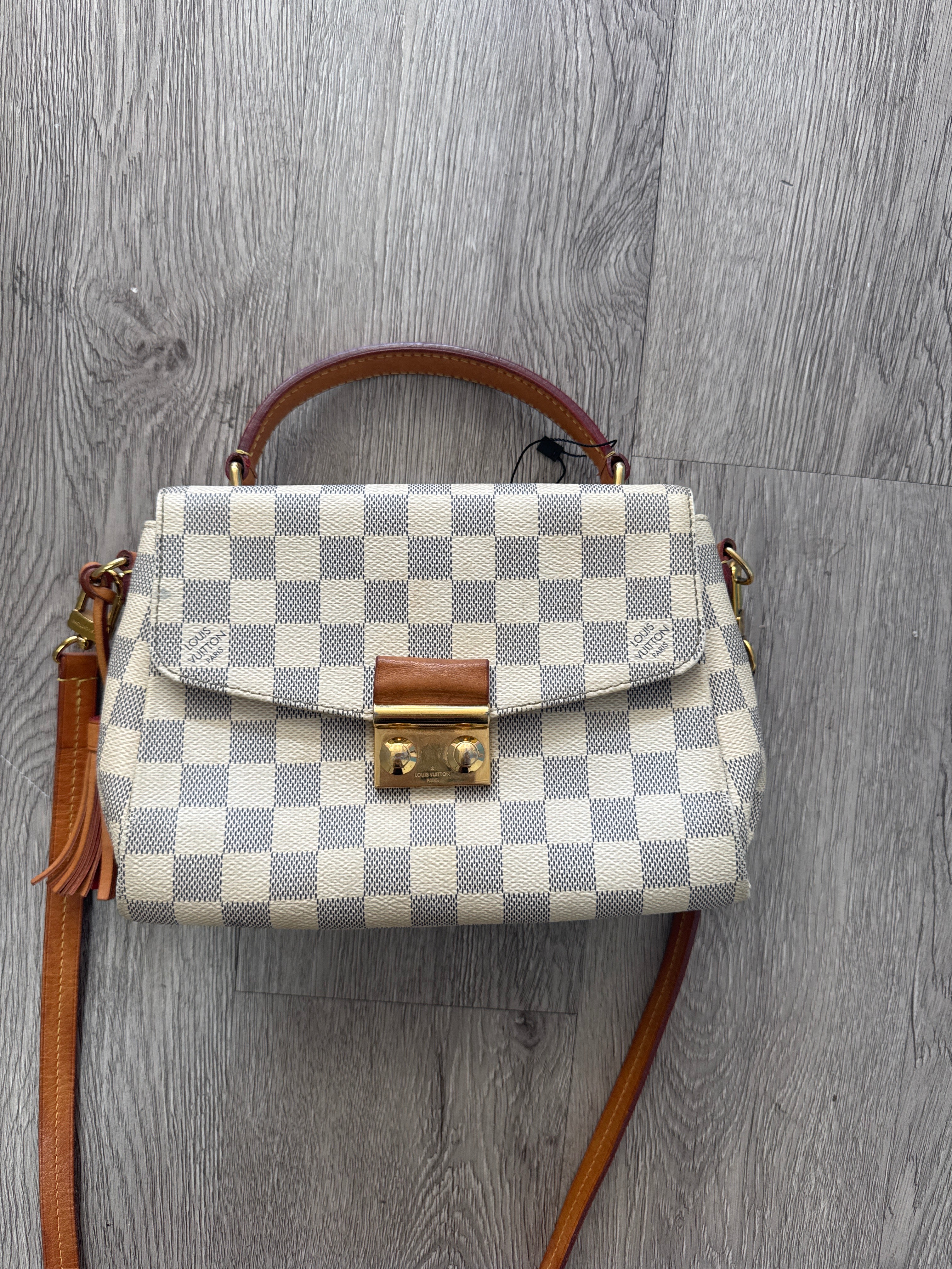 LV Cream Croisette Bag Used Medium N/A