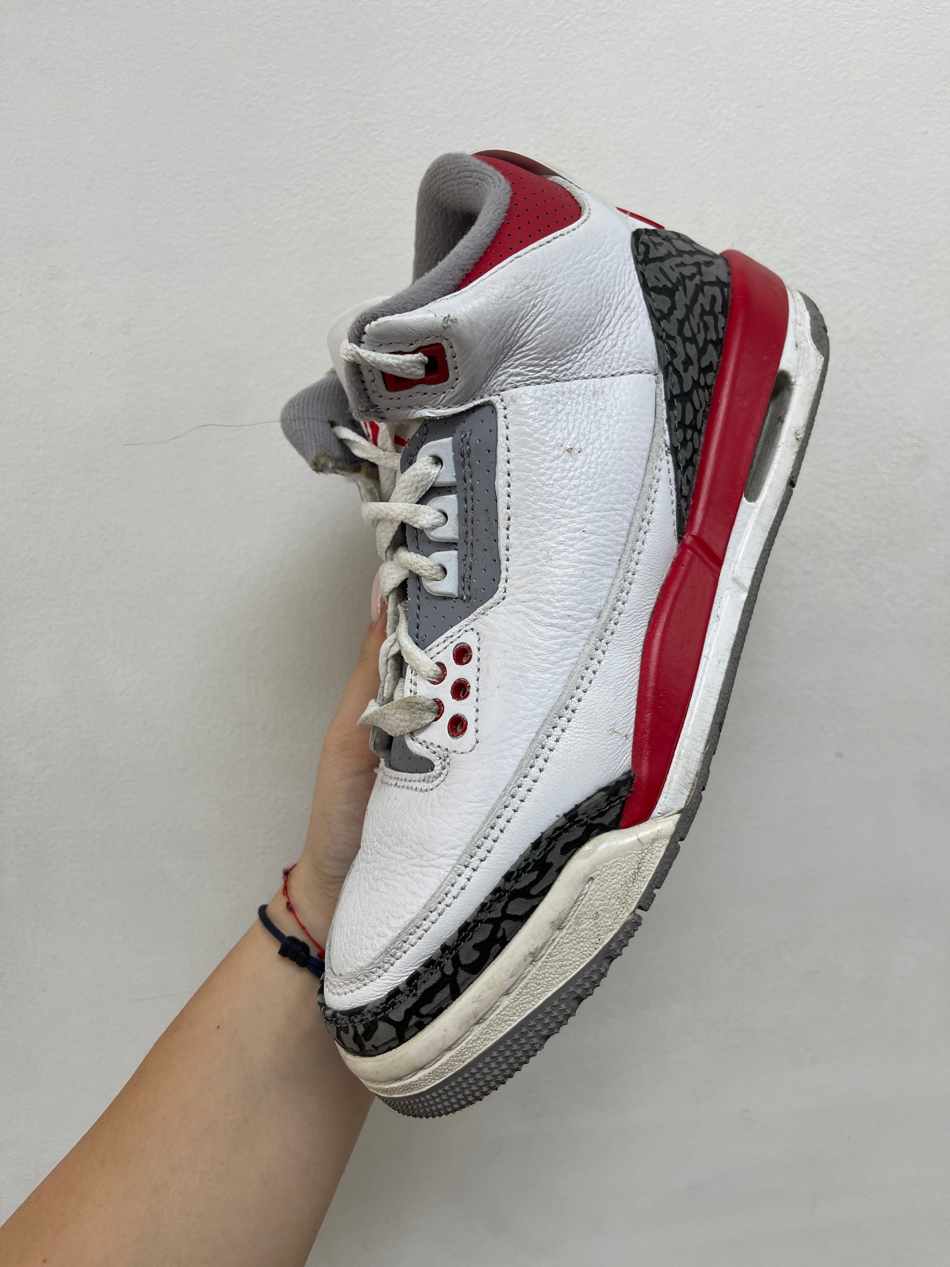 Jordan 3 Fire Red Sneakers