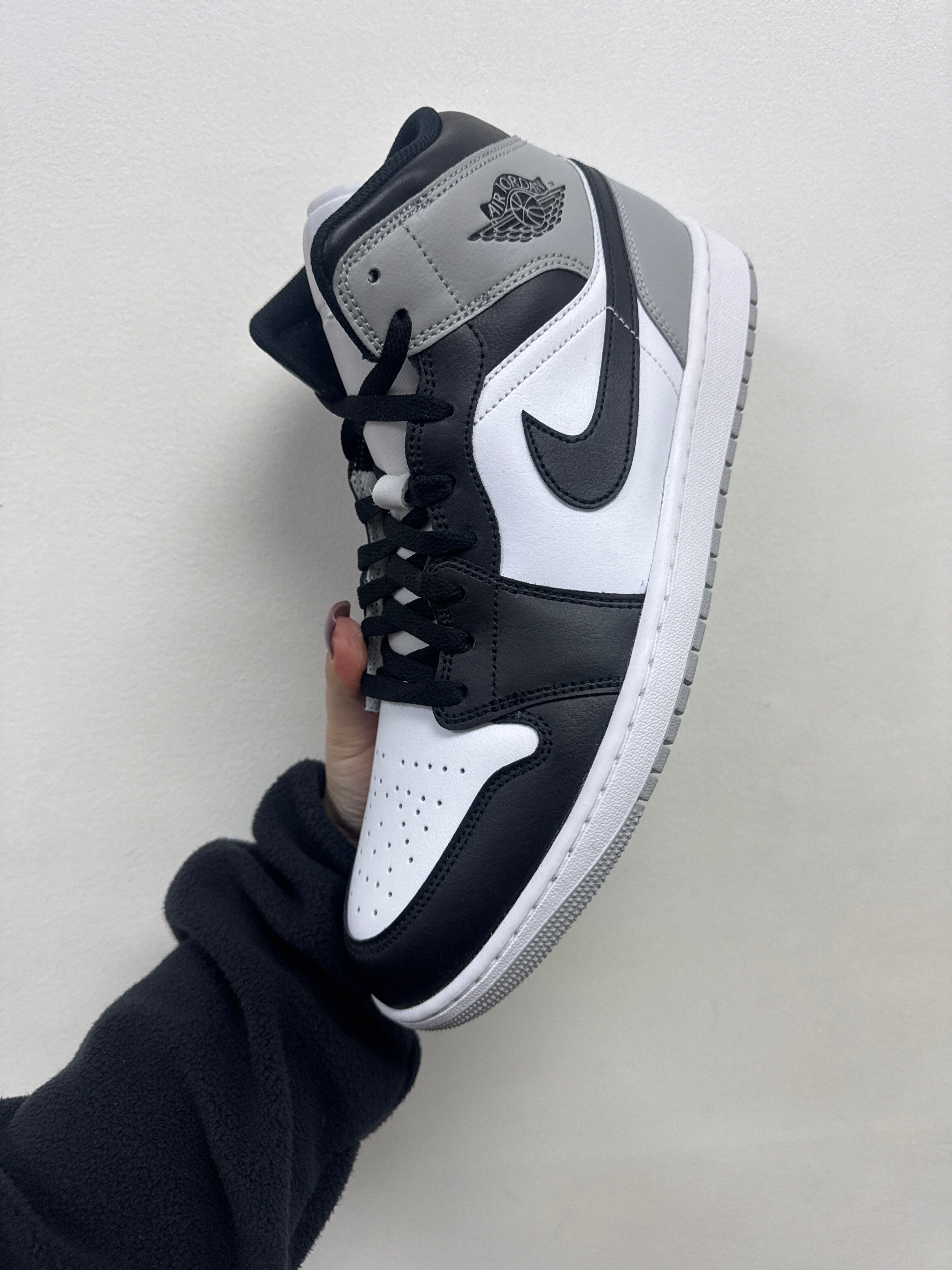 Jordan 1 Mid Barron Sneakers