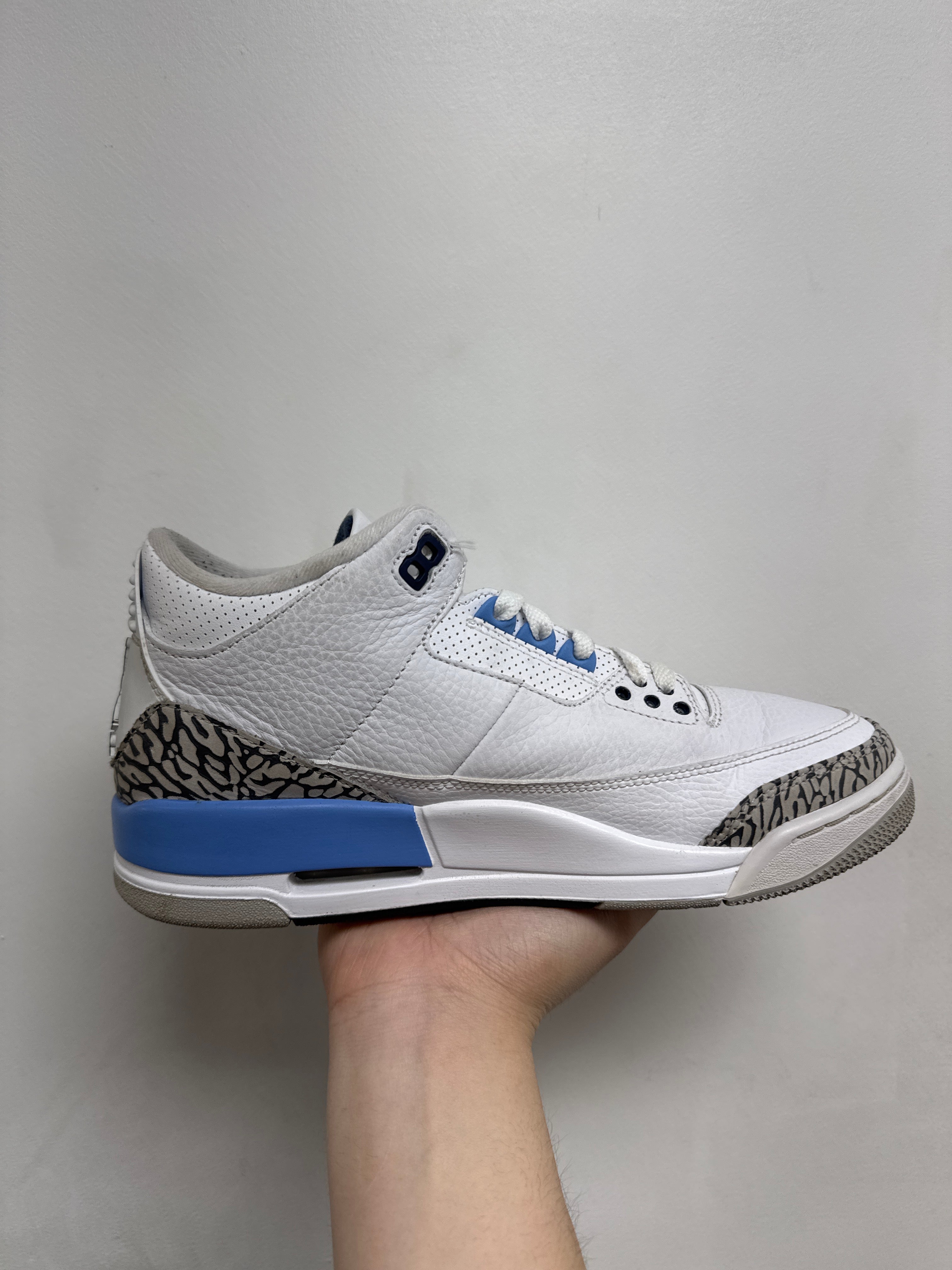 Jordan 3 UNC Sneakers