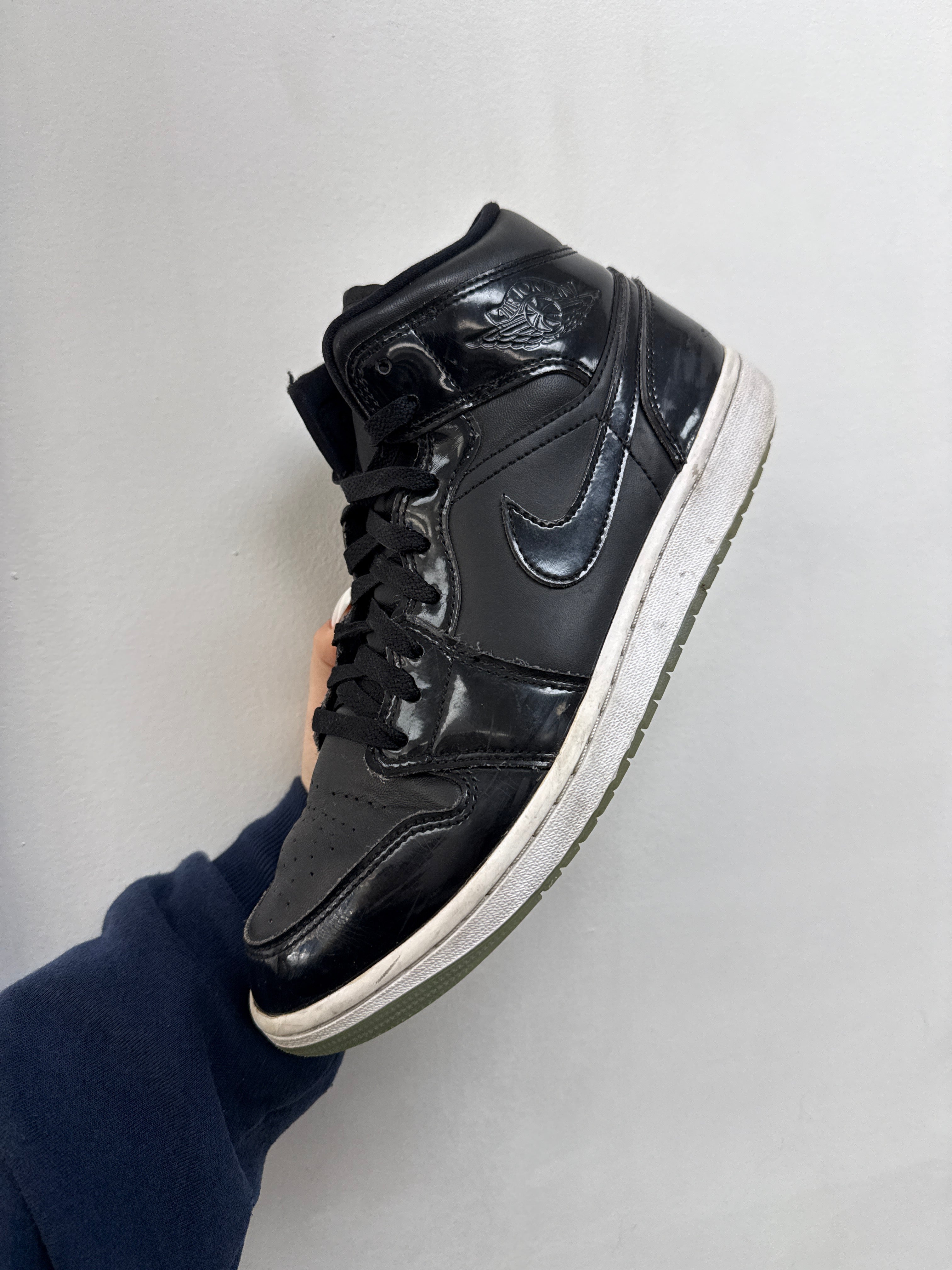 Jordan 1 Mid Black Dark Concord Sneakers
