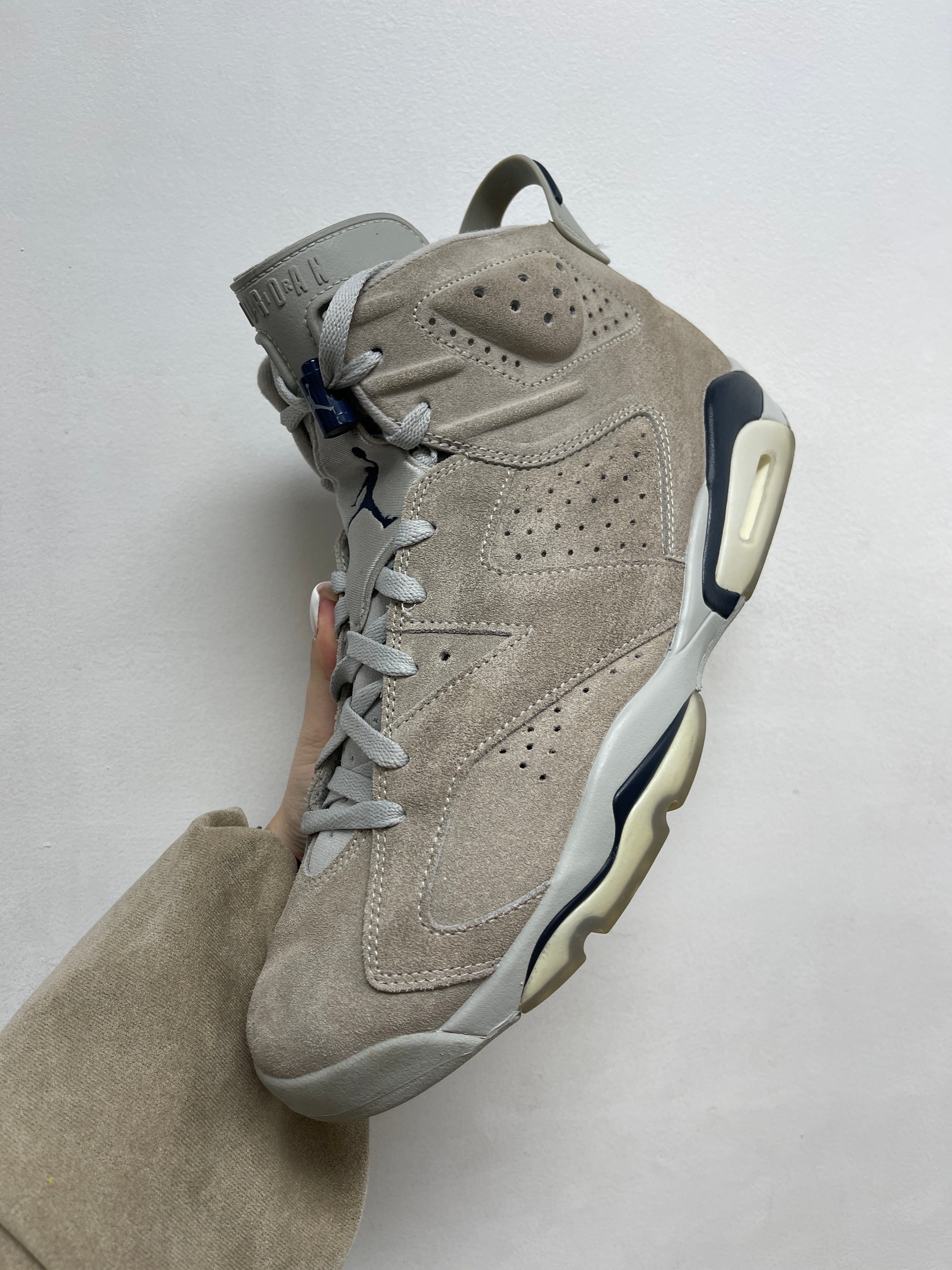 Jordan 6 Georgetown Sneakers