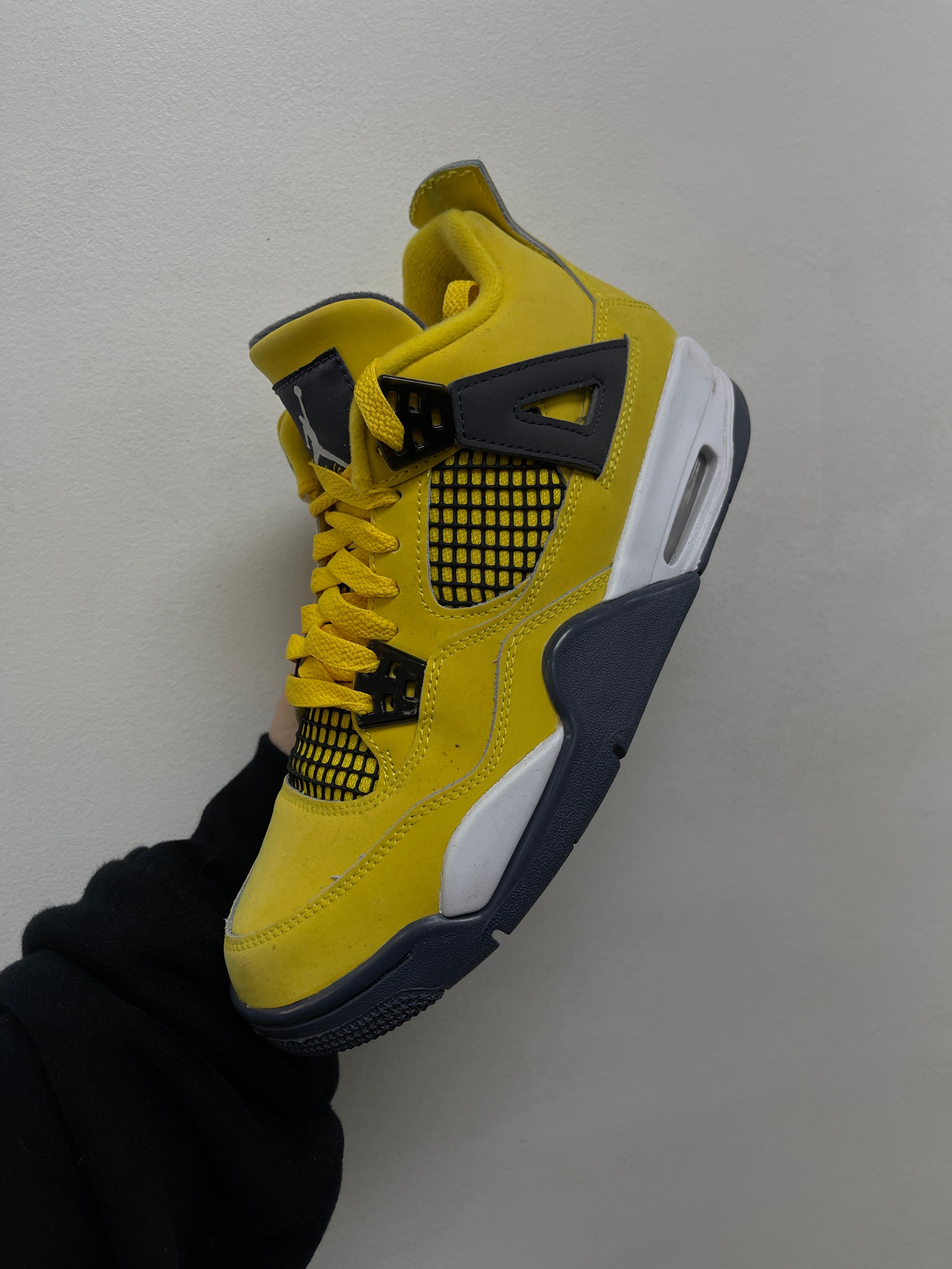 Jordan 4 Lightning Sneakers