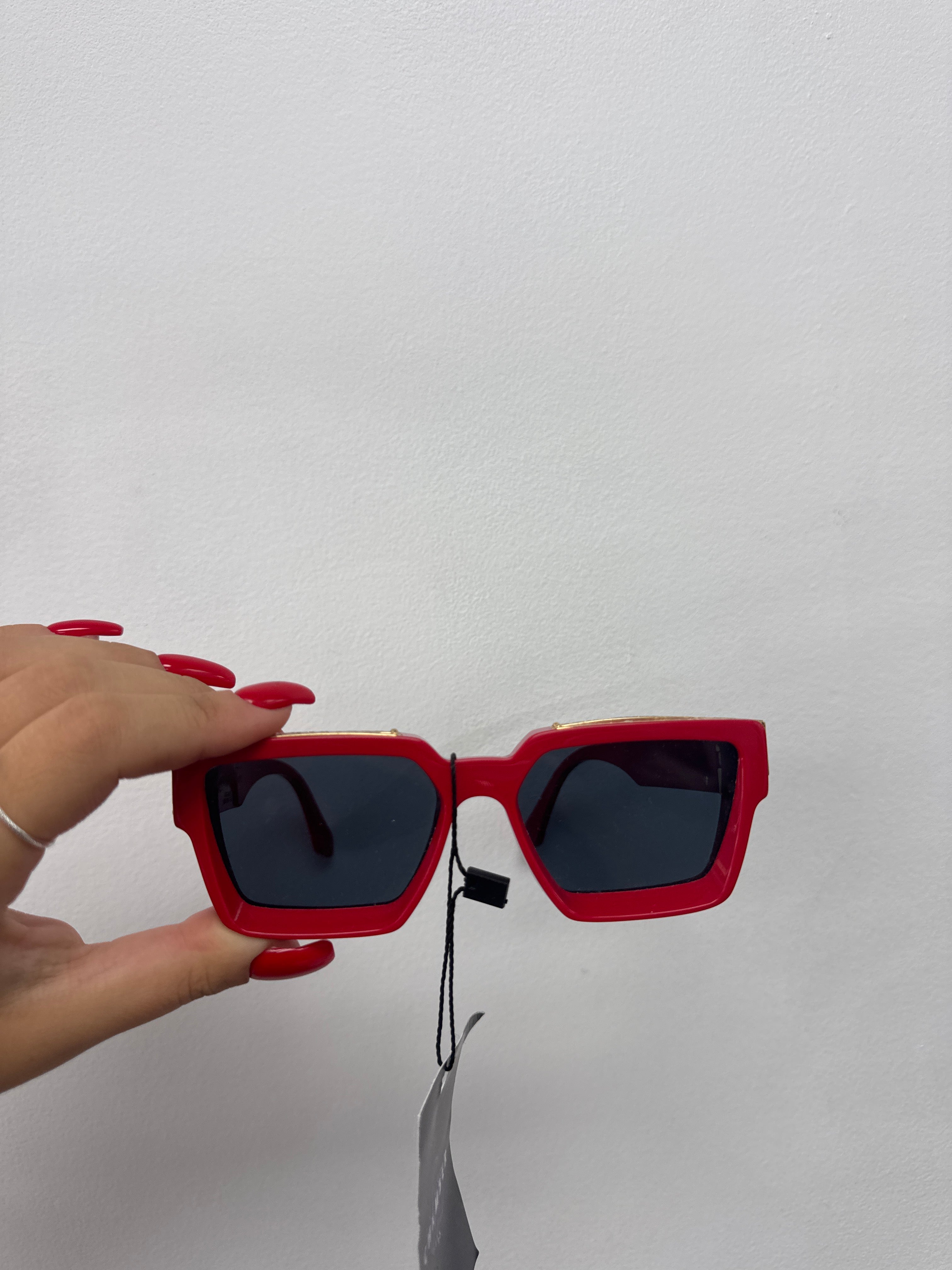 LV Millionaire Shades Red Gold Used OS N/A