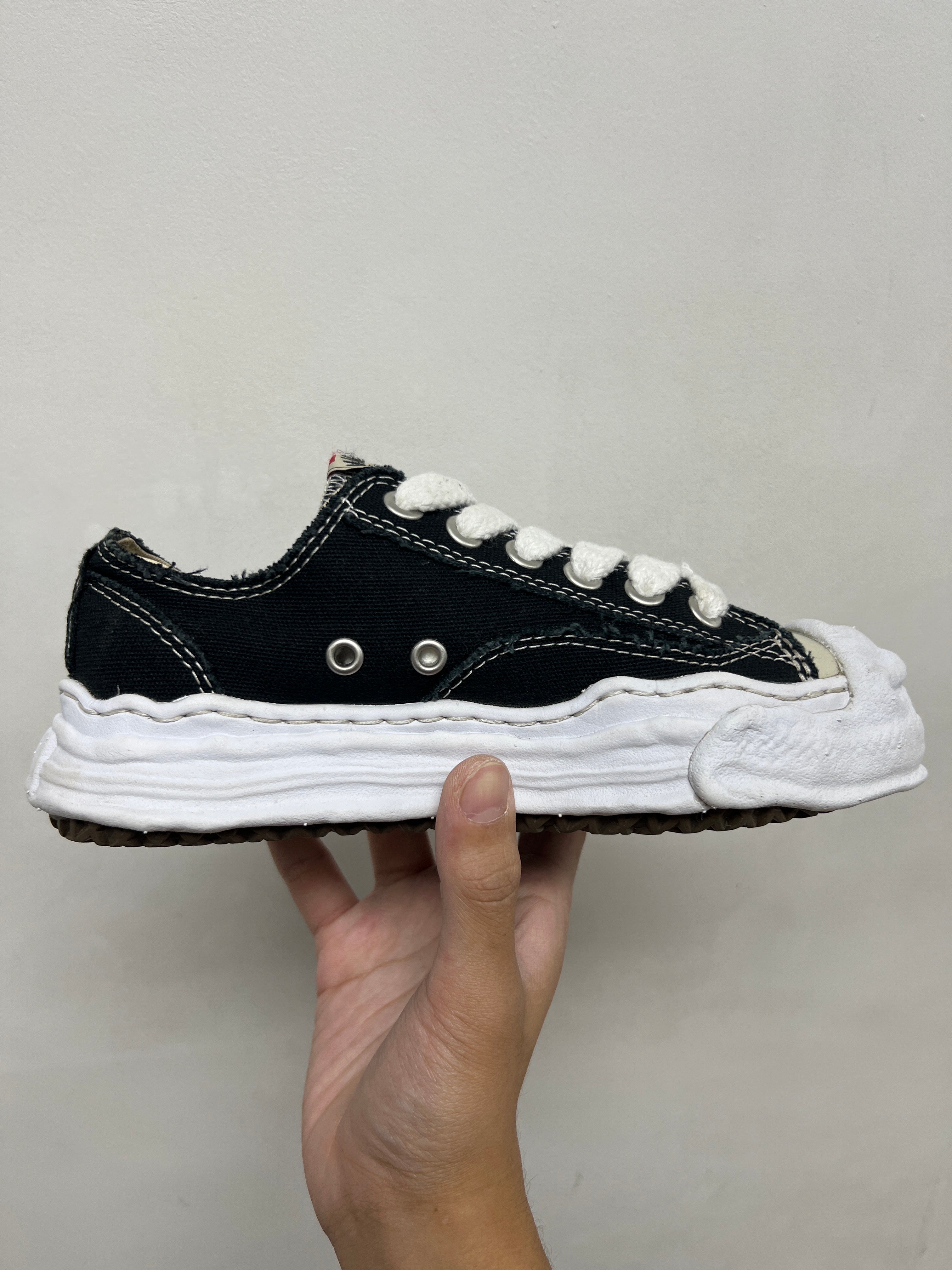 MMY Black White Peterson Low Sneakers