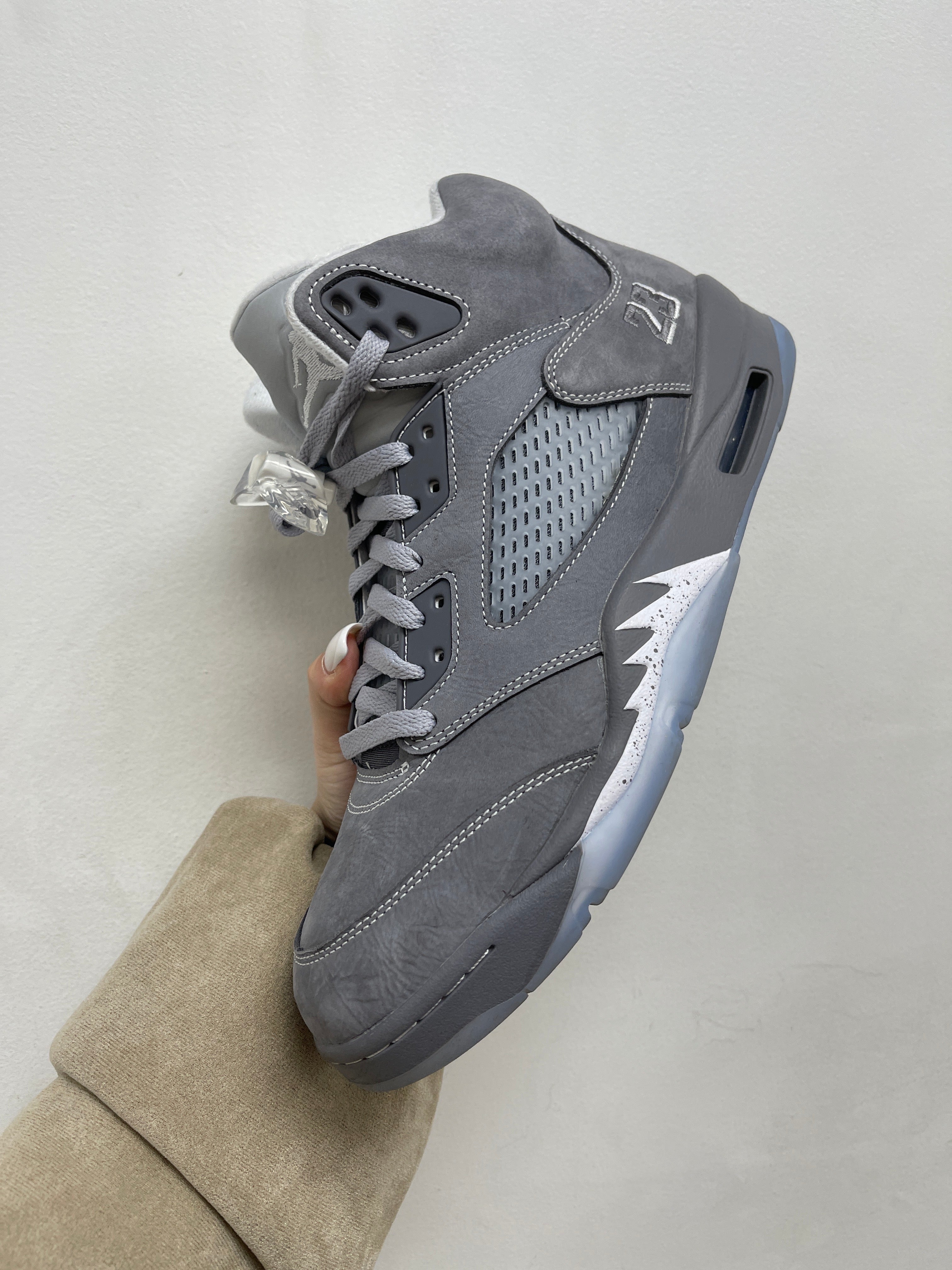Jordan 5 Wolf Grey Sneakers