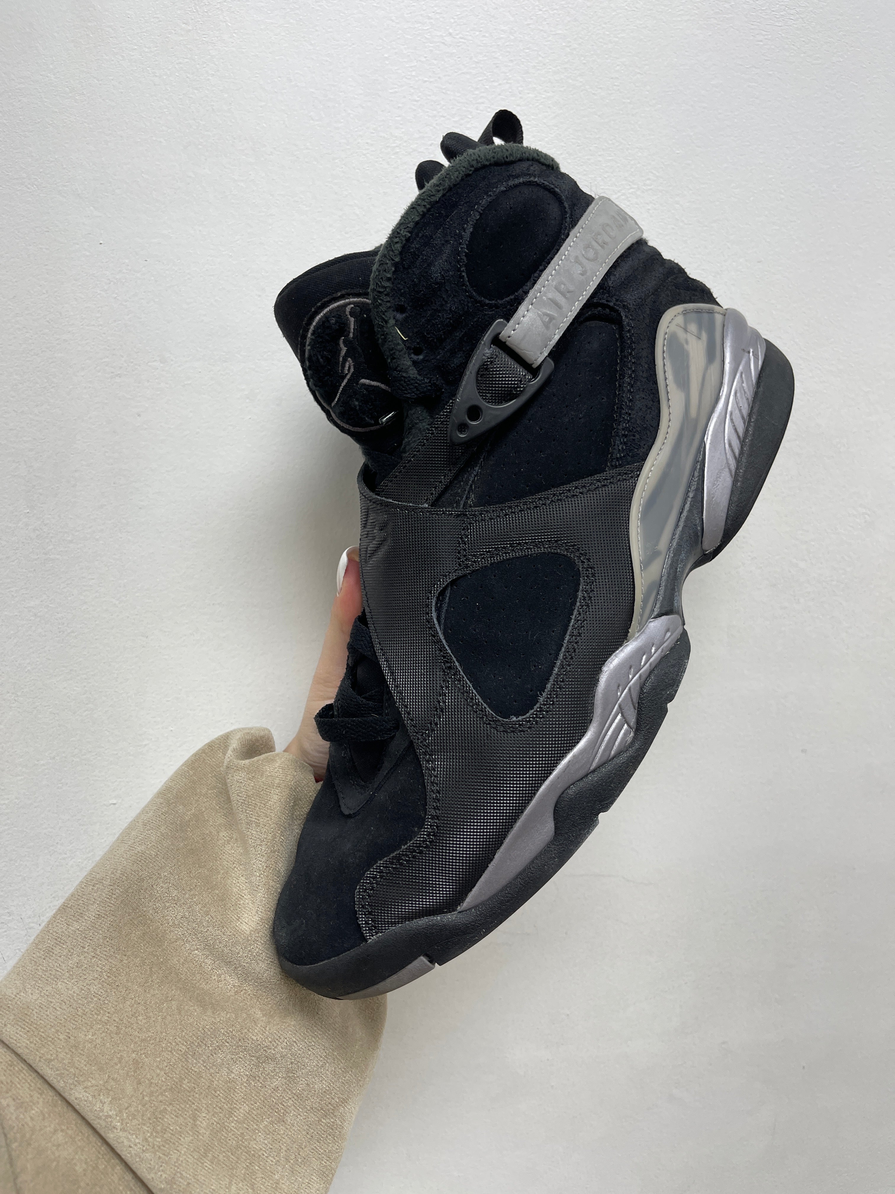 Jordan 8 Gunsmoke Sneakers
