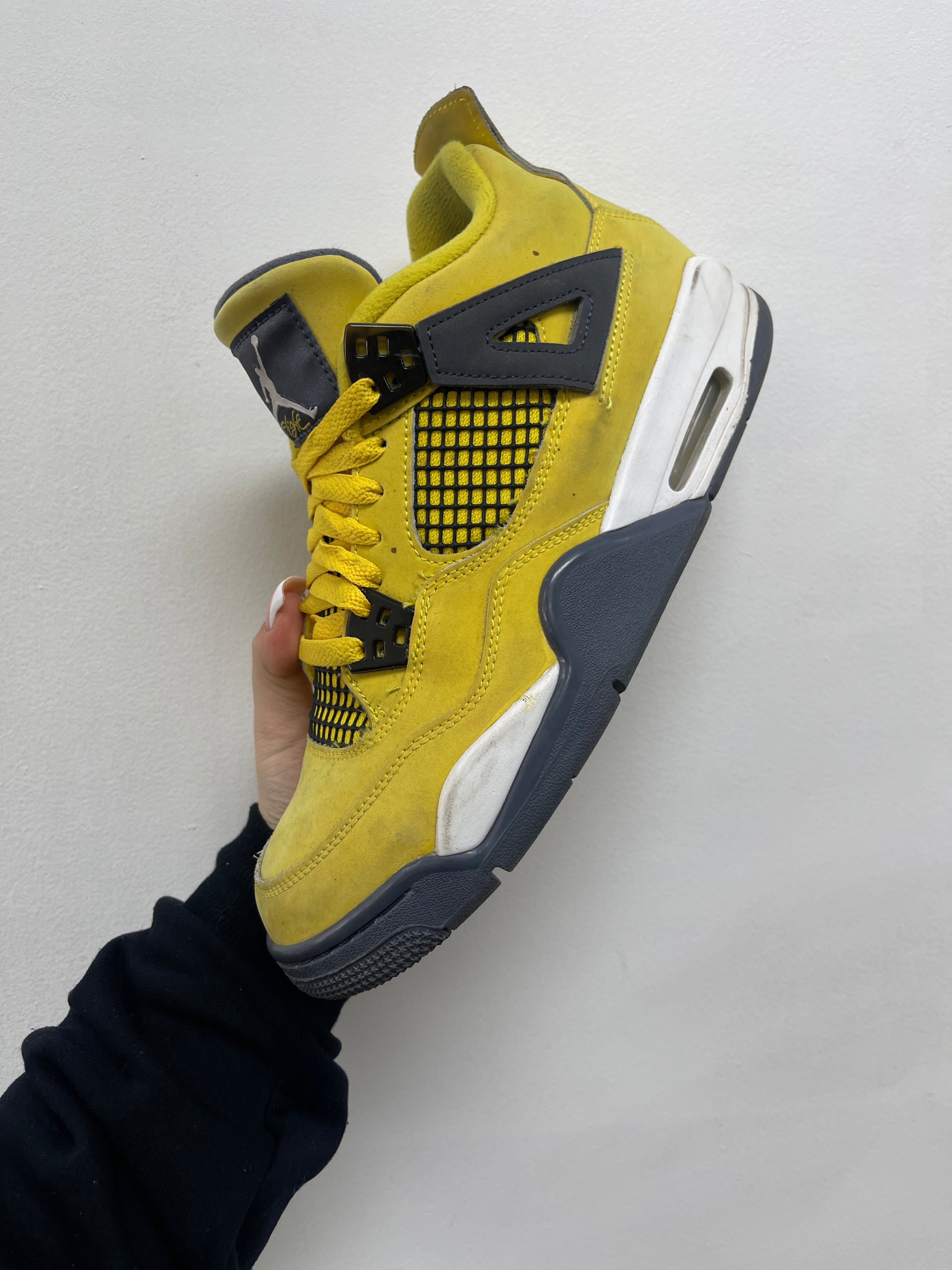 Jordan 4 Lightning Sneakers