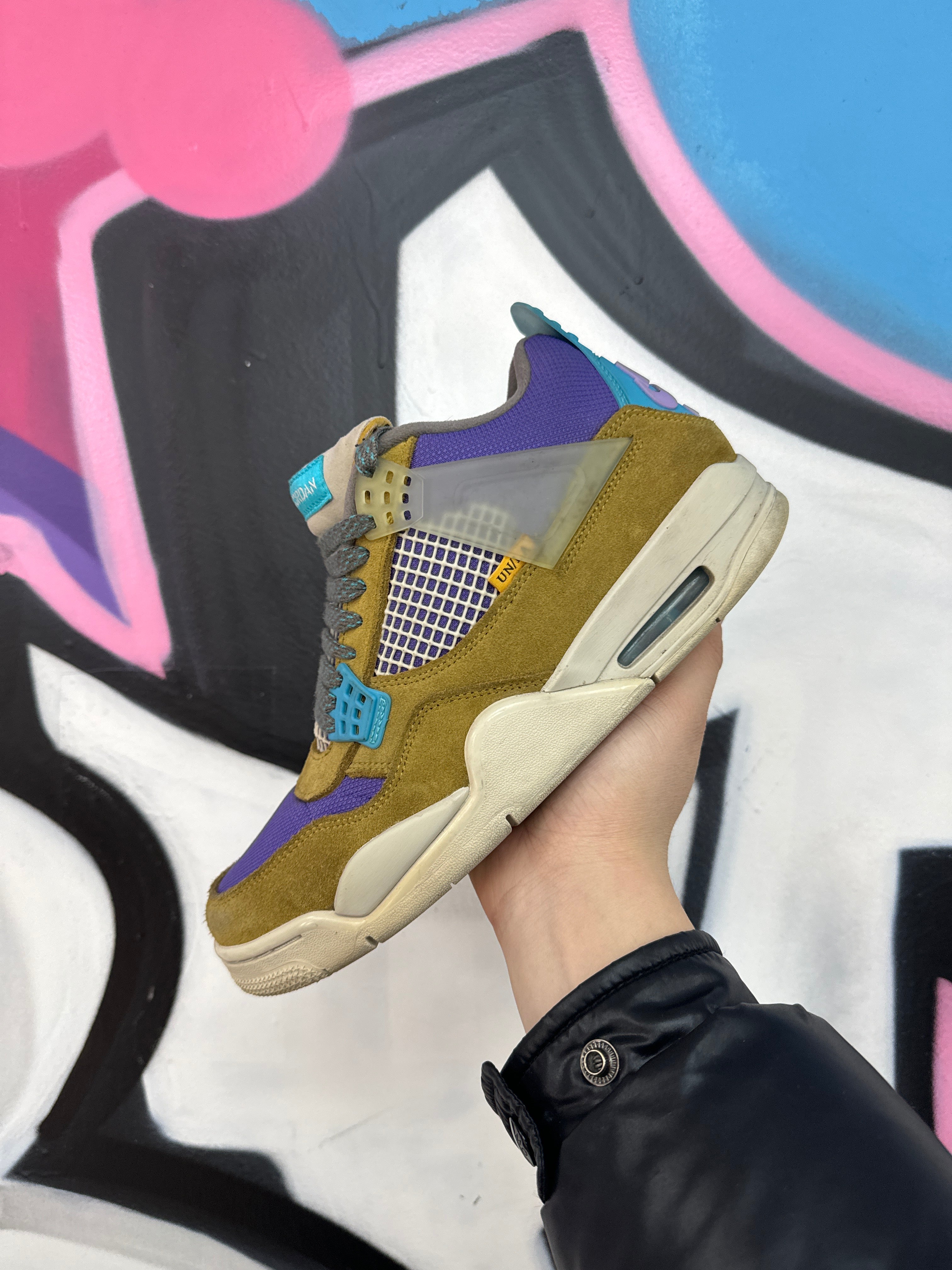 Jordan 4 Union Moss Sneakers