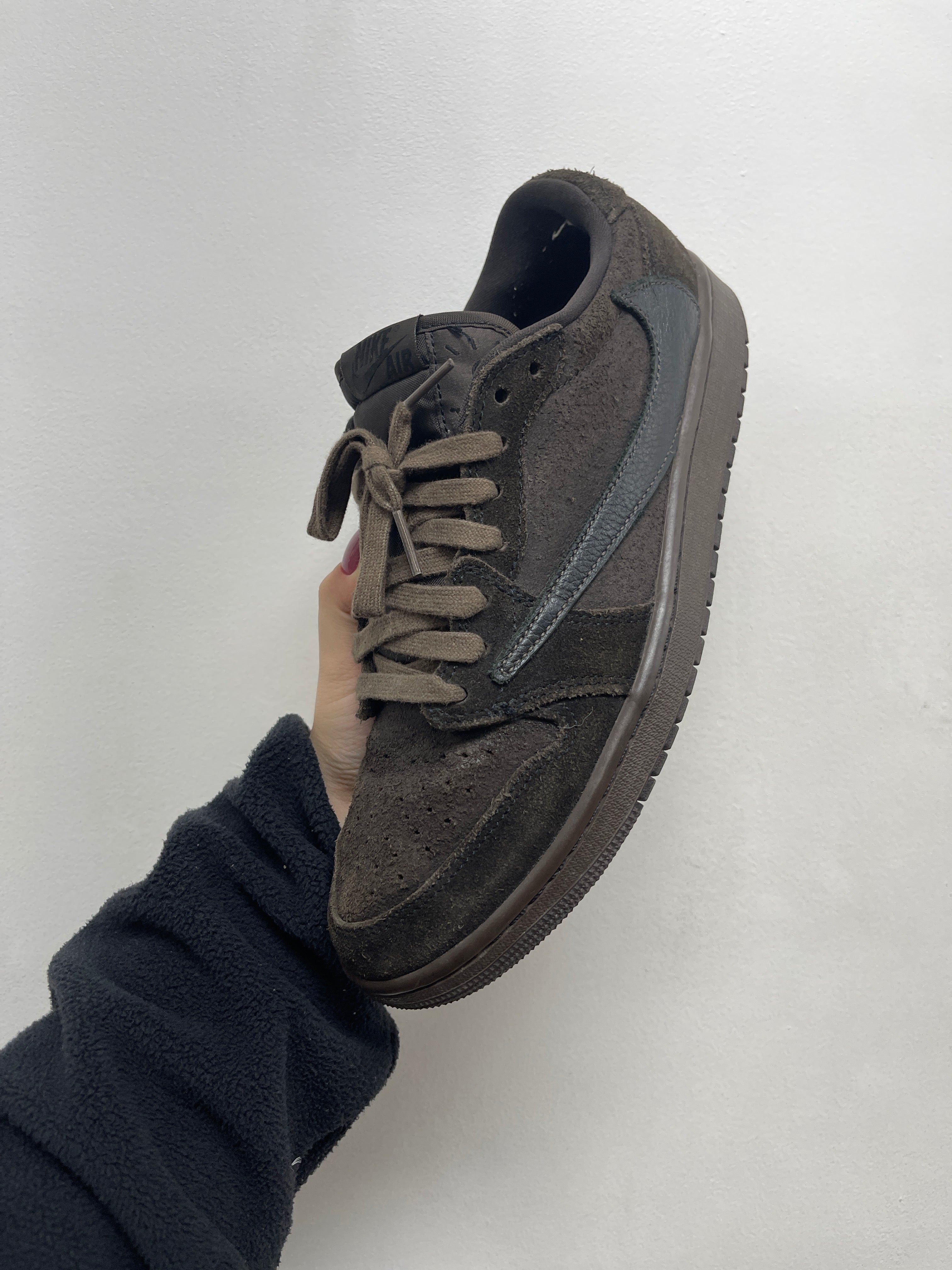 Jordan 1 Low Travis Scott Velvet Sneakers
