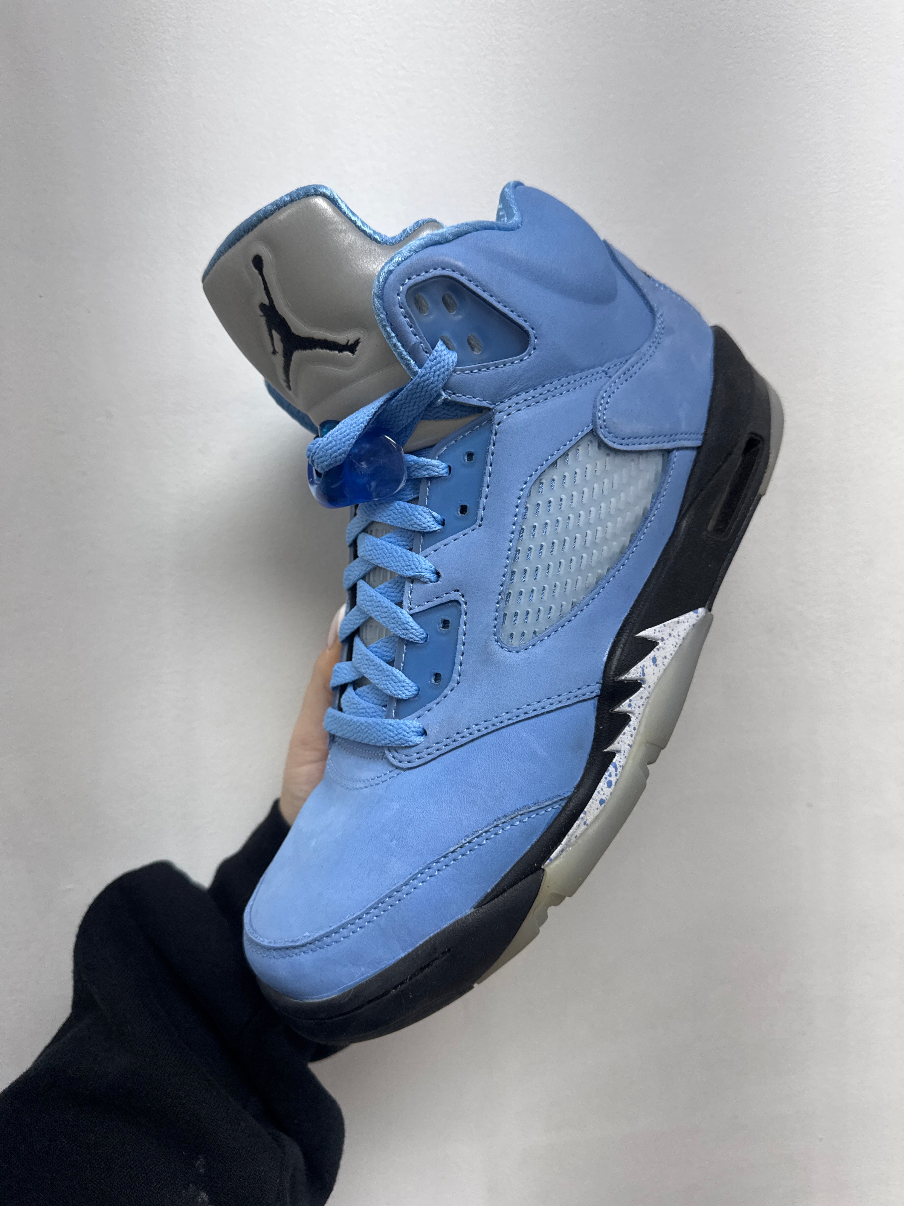 Jordan 5 UNC Sneakers