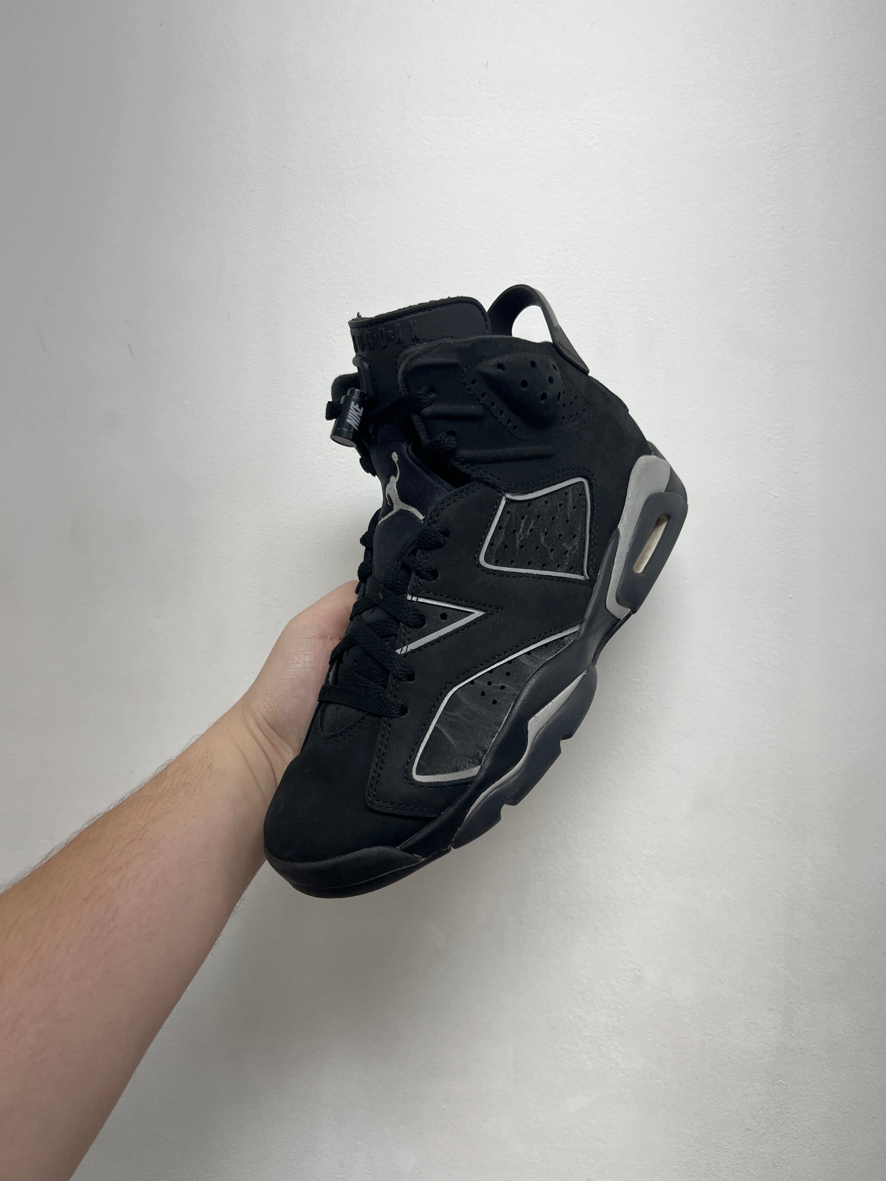 Jordan 6 Cap n Gown Sneakers