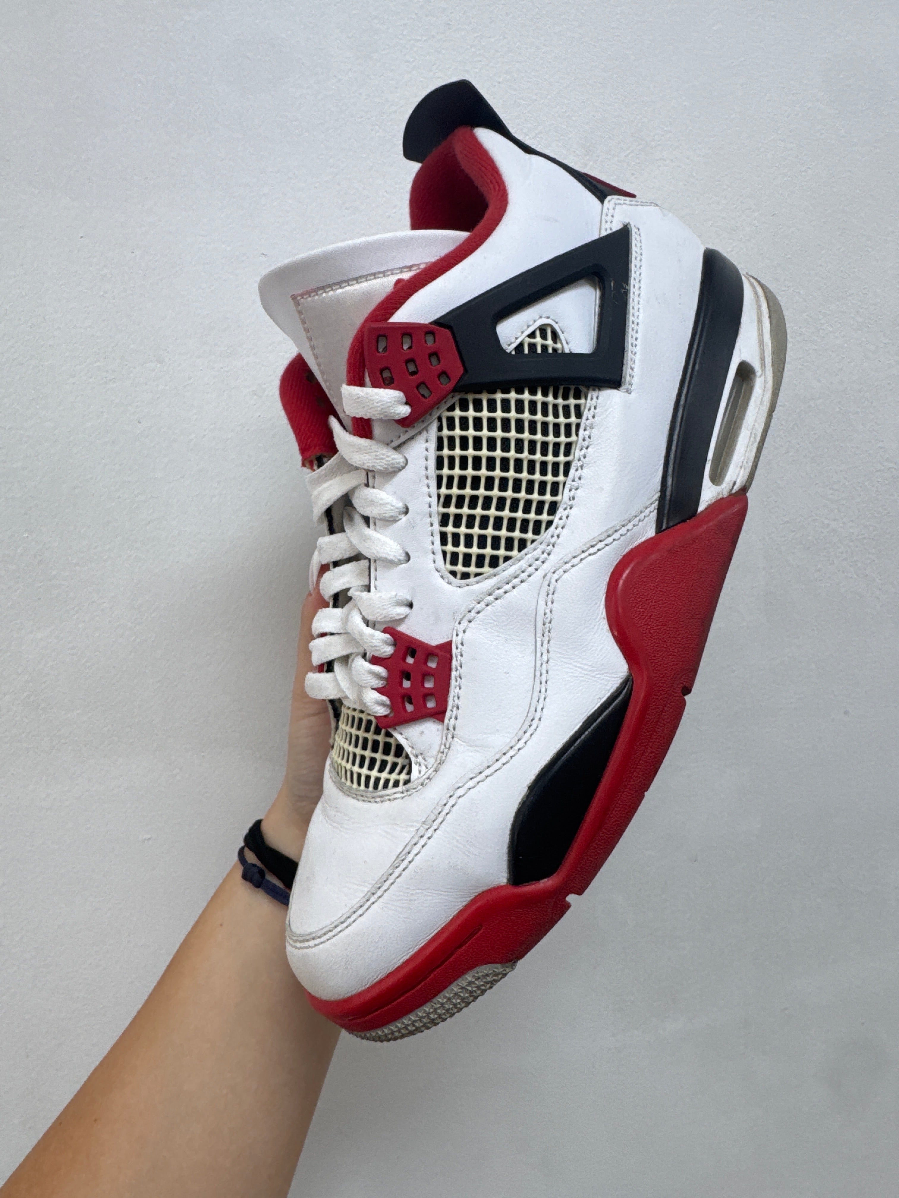 Jordan 4 Fire Red Sneaker