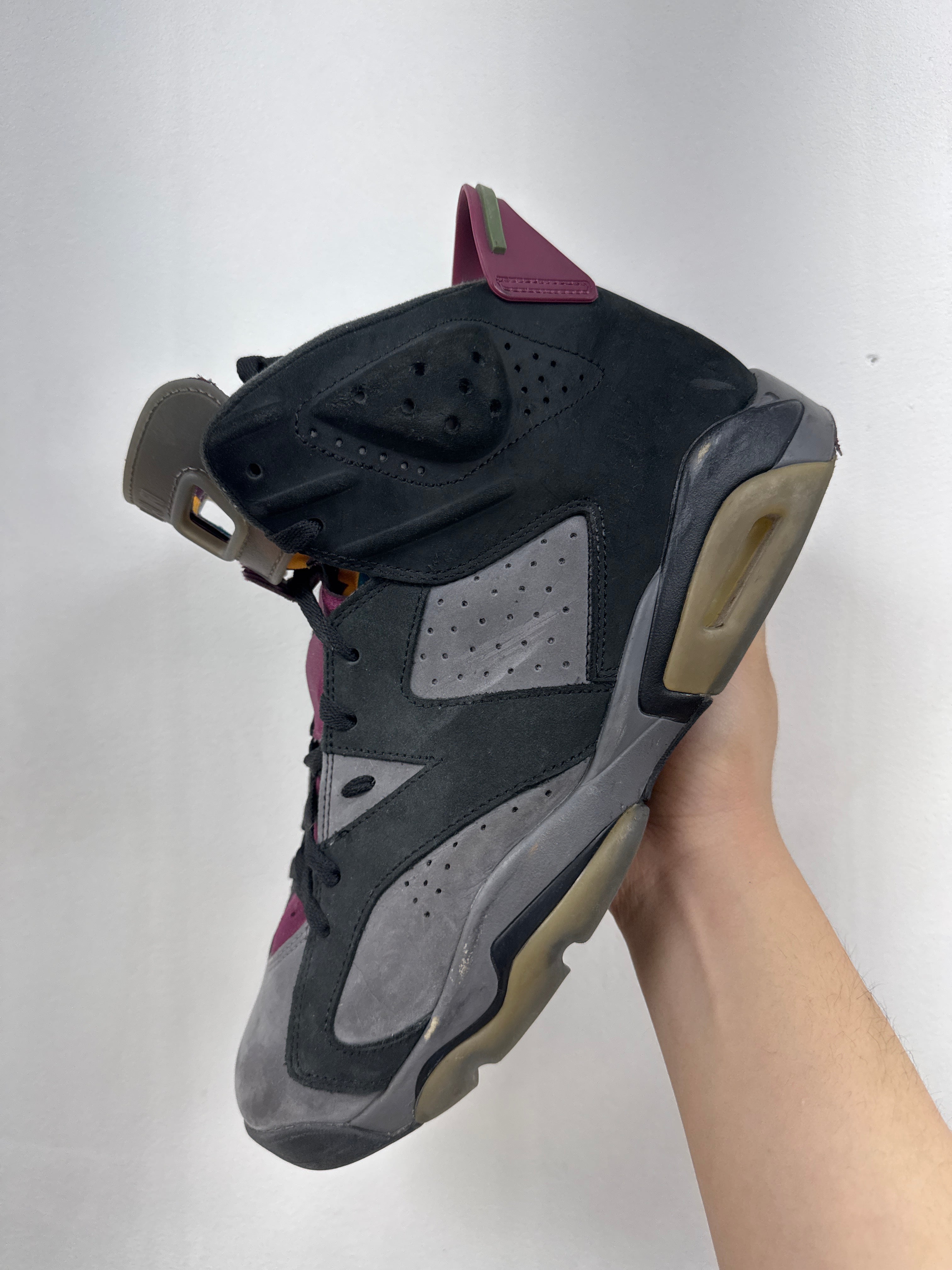 Jordan 6 Bordeaux Sneakers