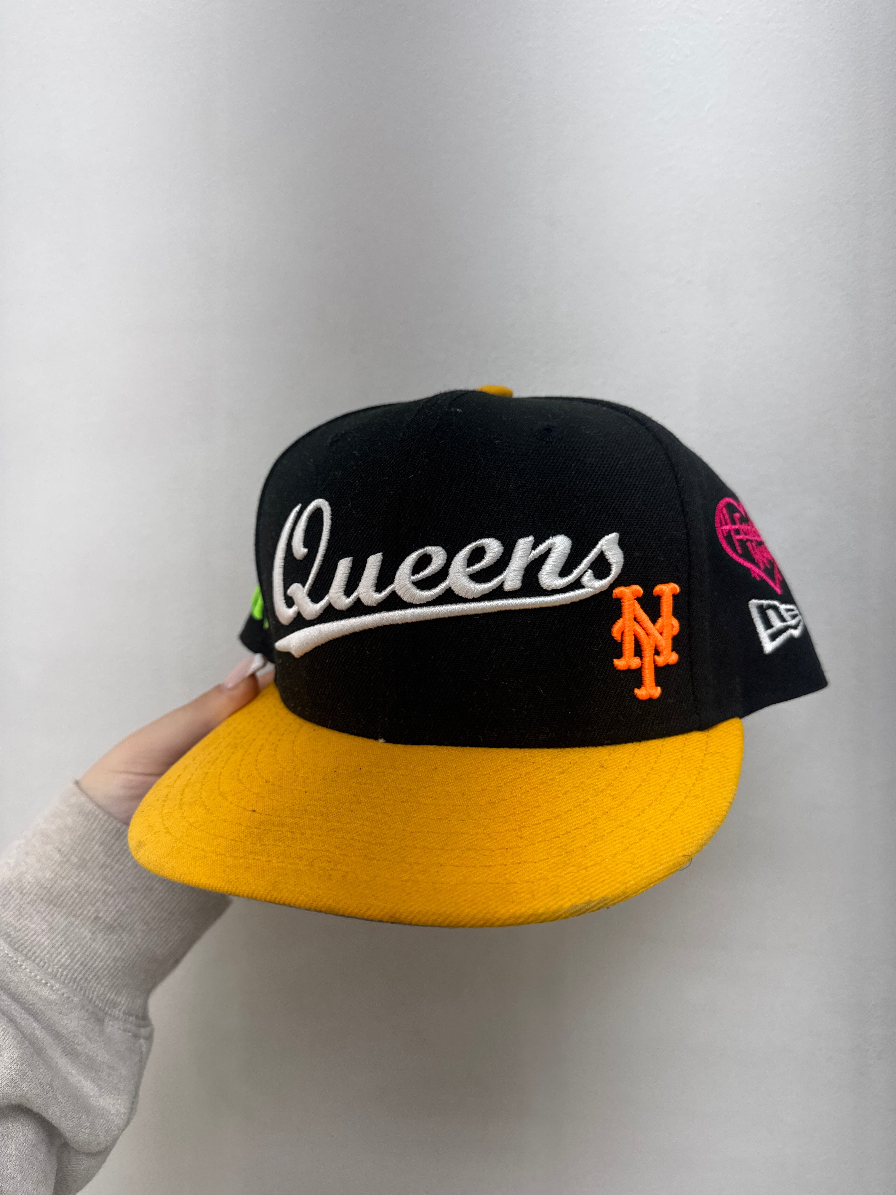 Slo Bucks Black Yellow Queens Hat