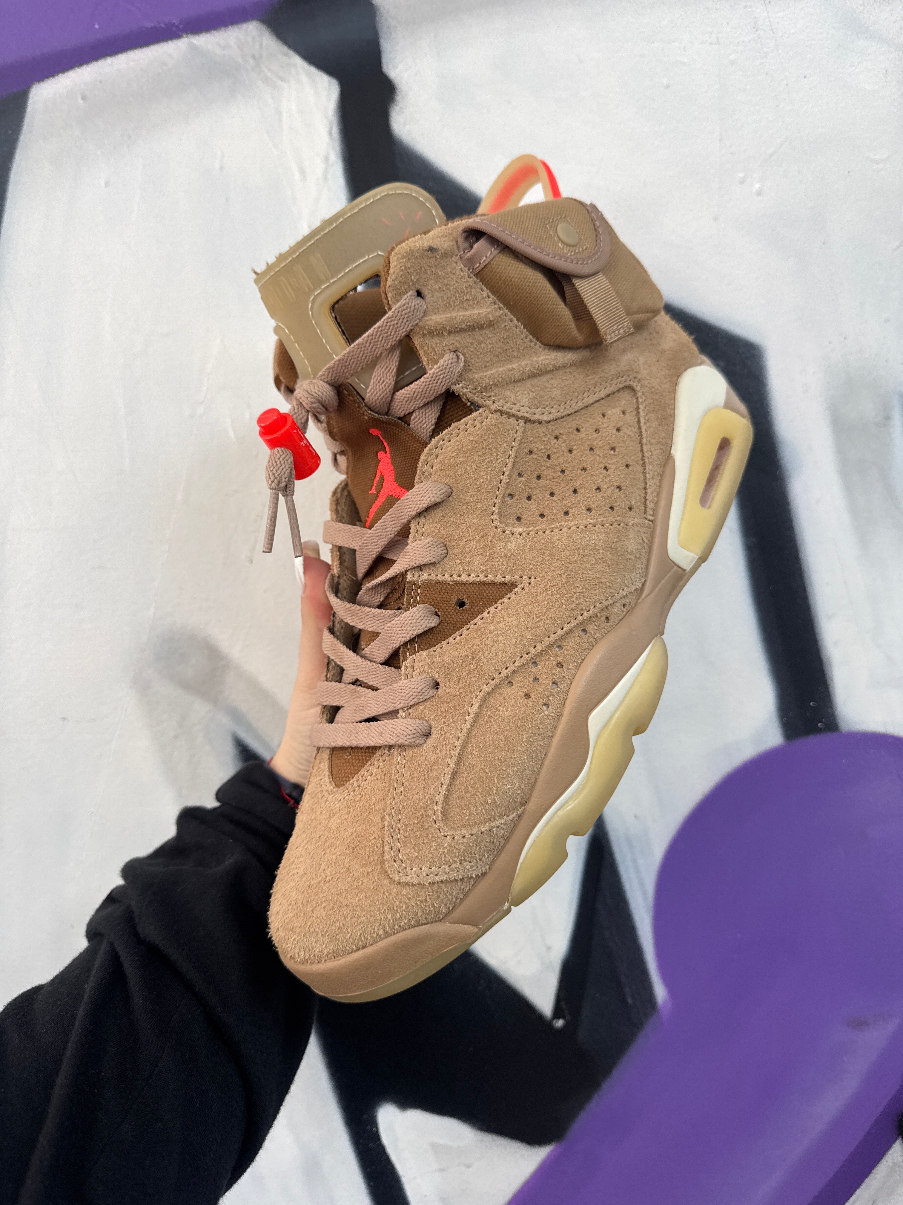 Jordan 6 Travis Scott Khaki Sneakers