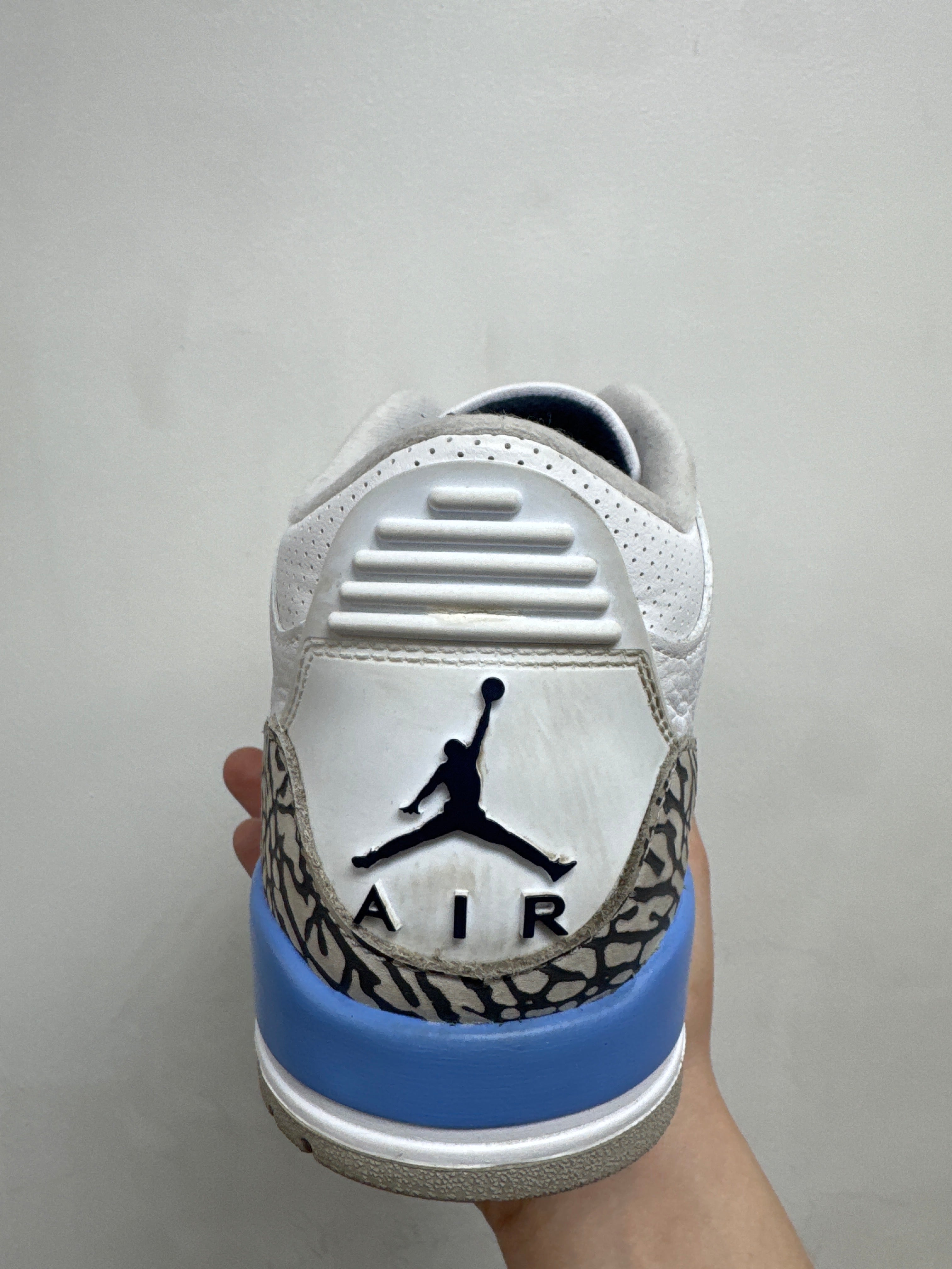 Jordan 3 UNC Sneakers