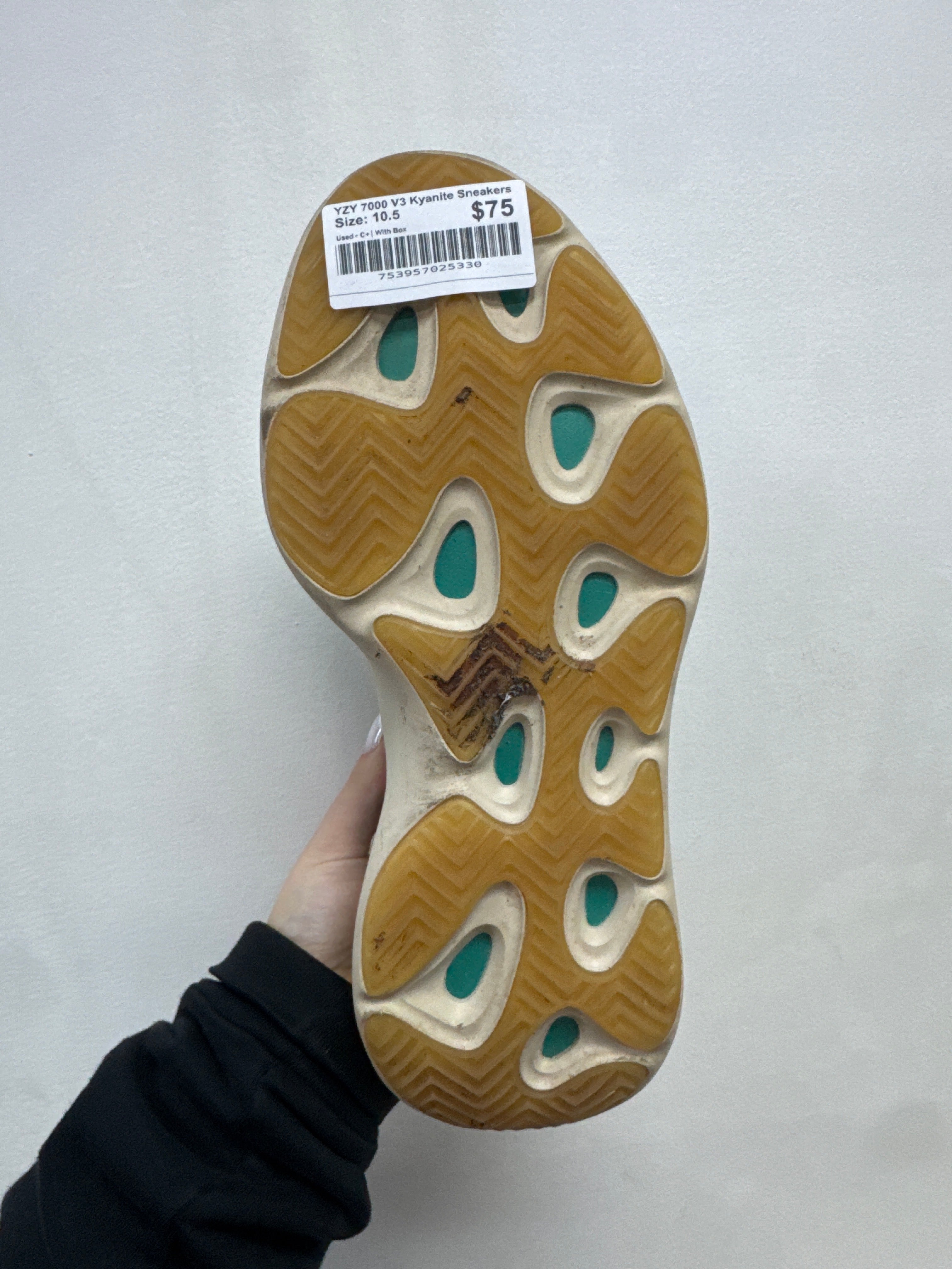 YZY 7000 V3 Kyanite Sneakers