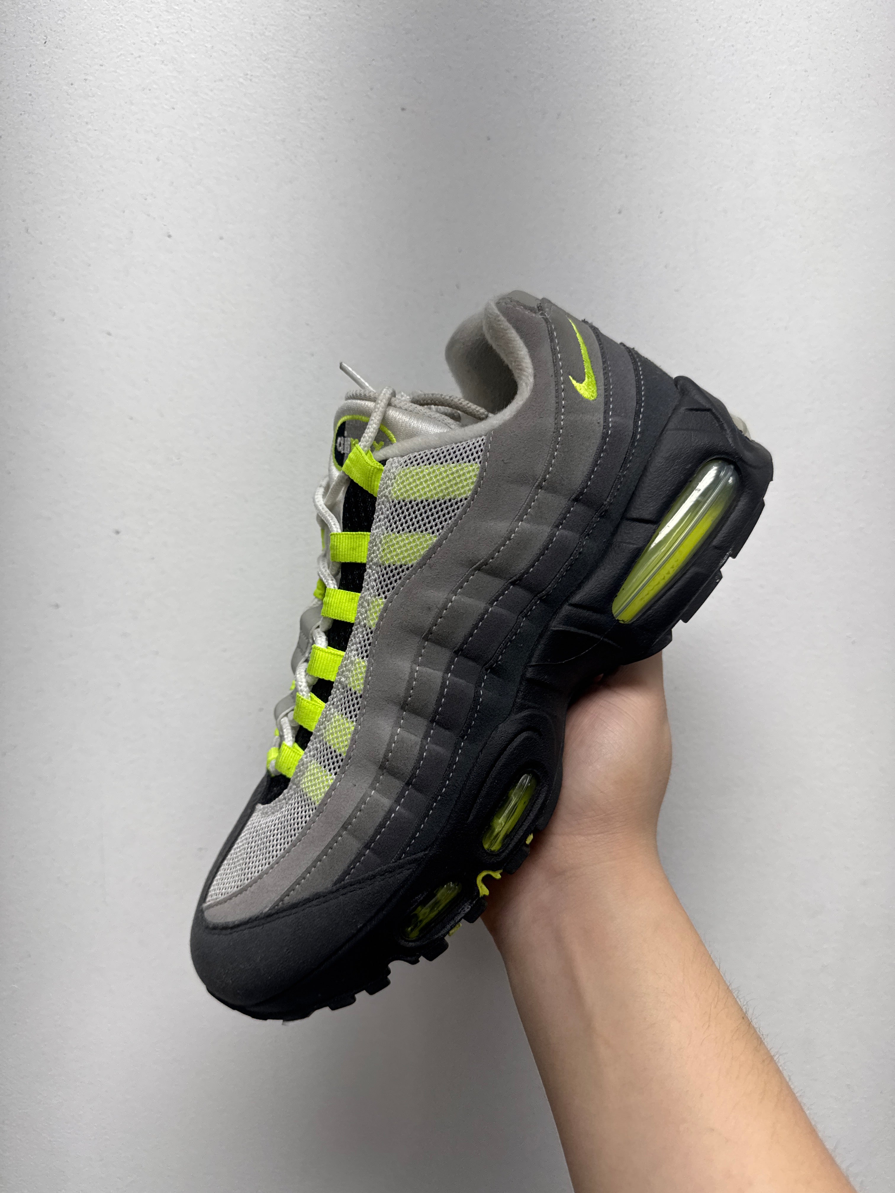 Nike AM95 Neon Sneakers