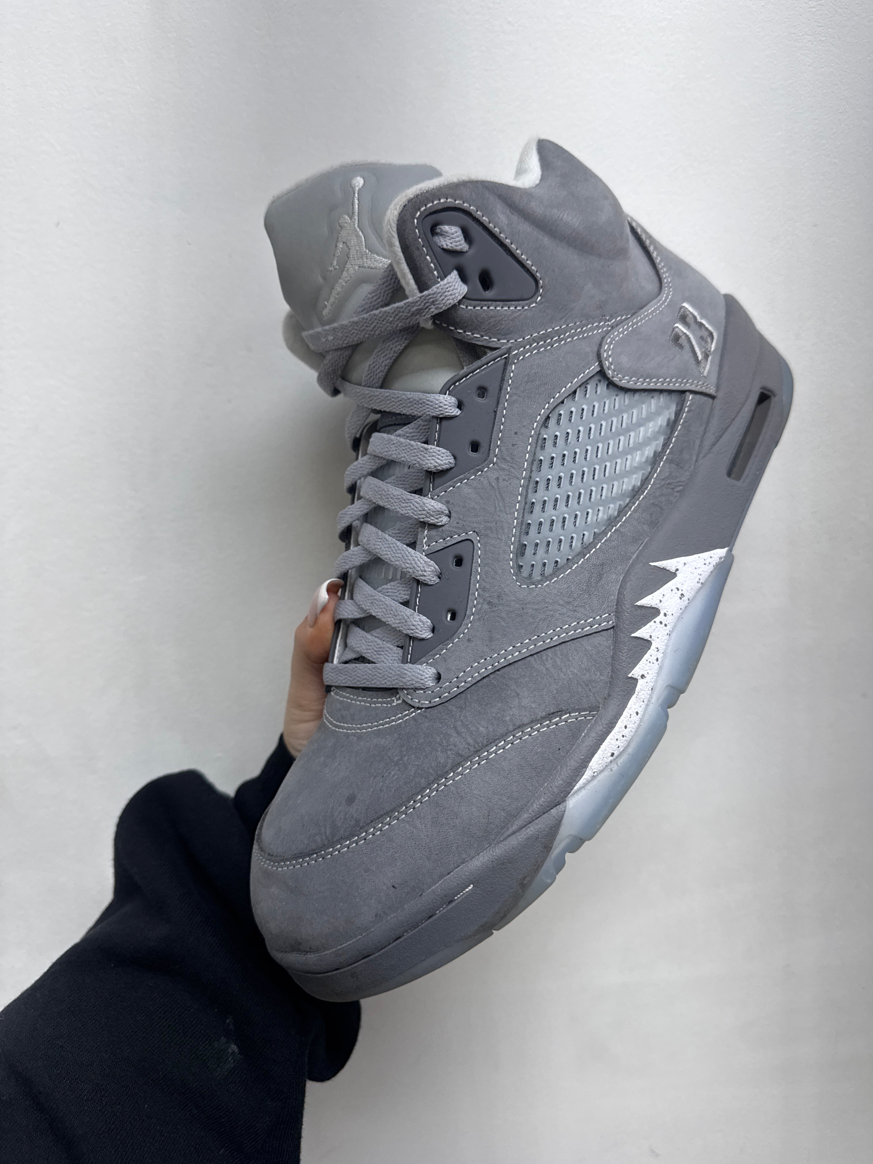 Jordan 5 Wolf Grey Sneakers