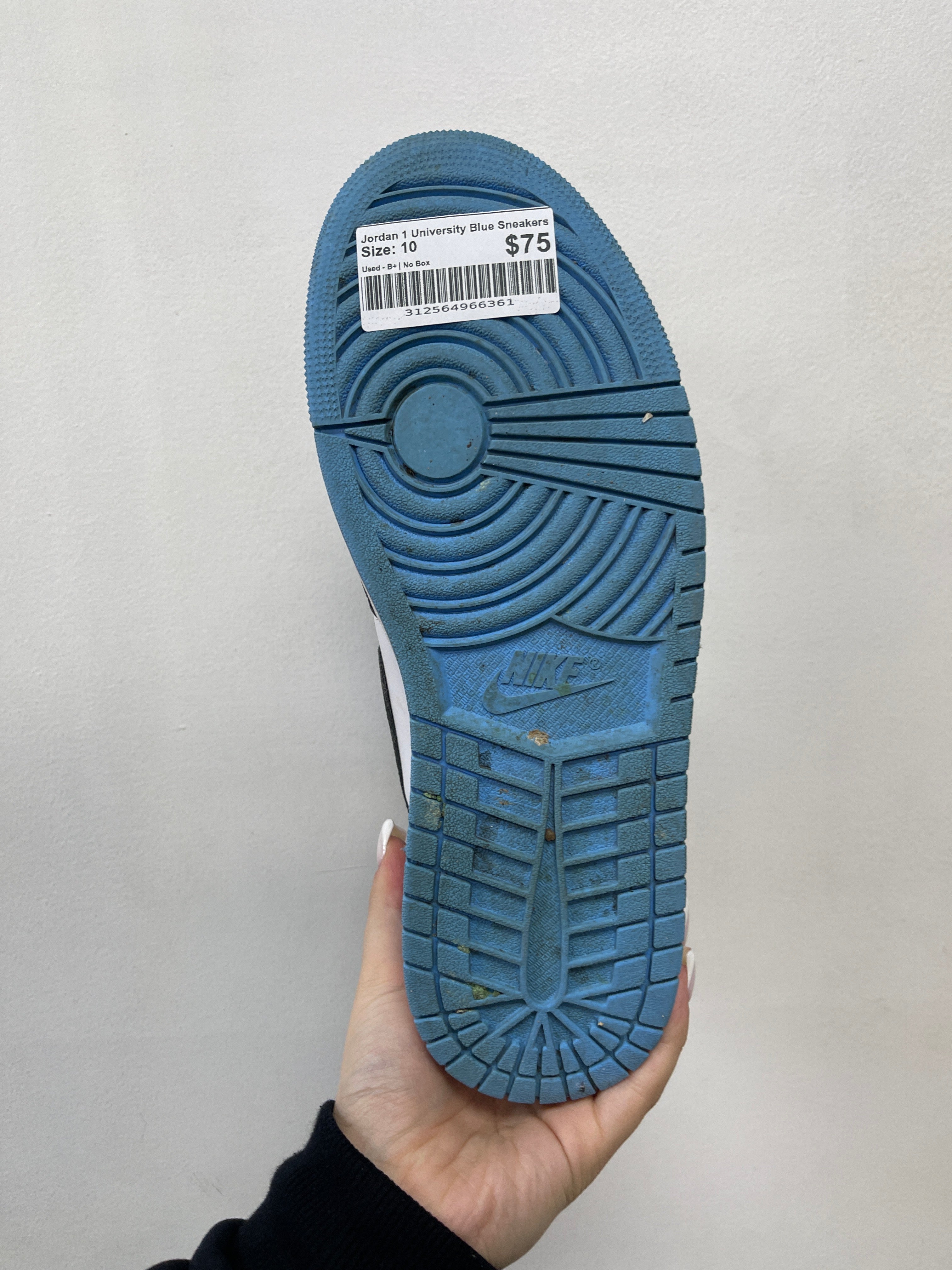 Jordan 1 University Blue Sneakers