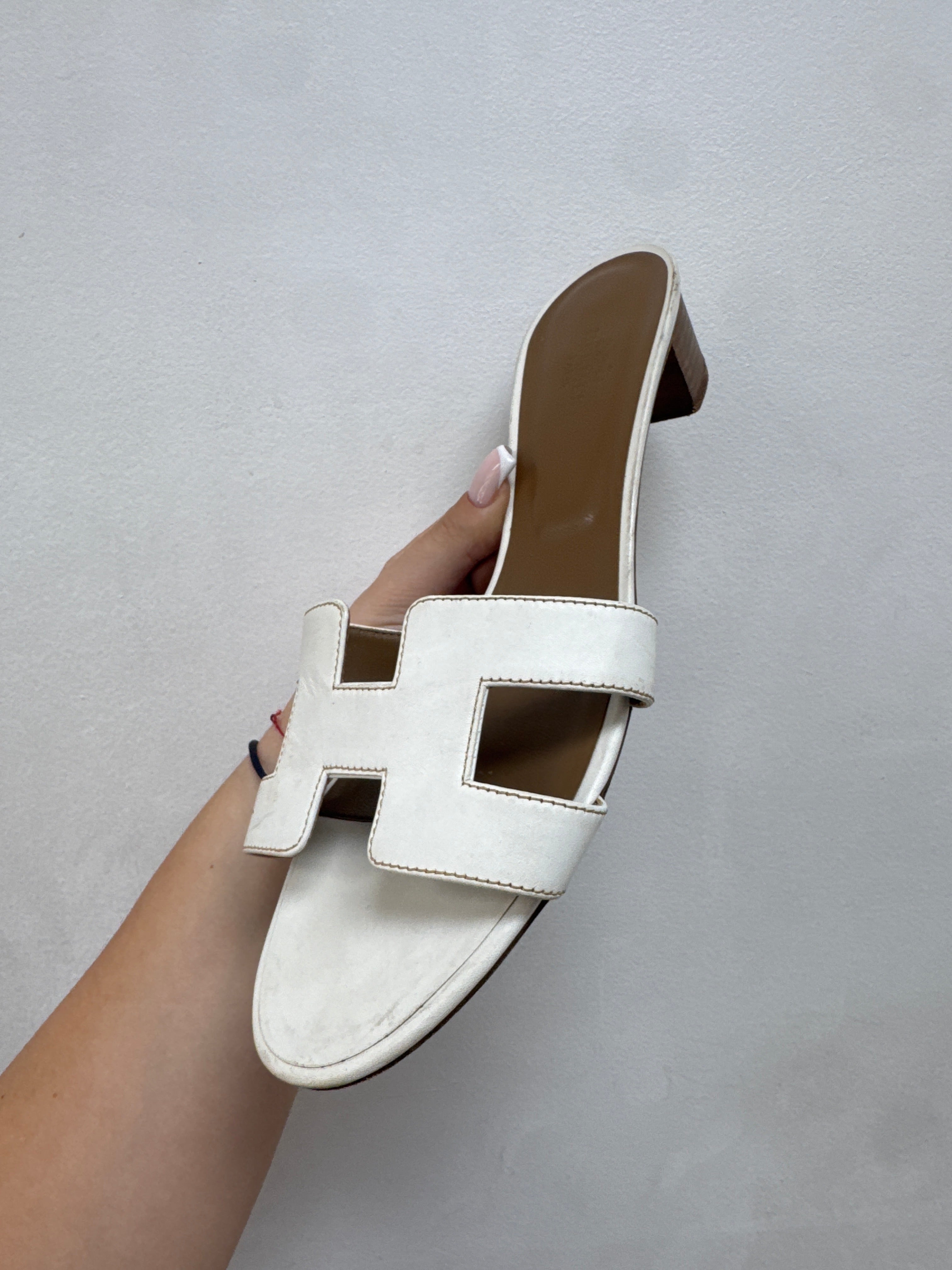Hermes White Oran Slides