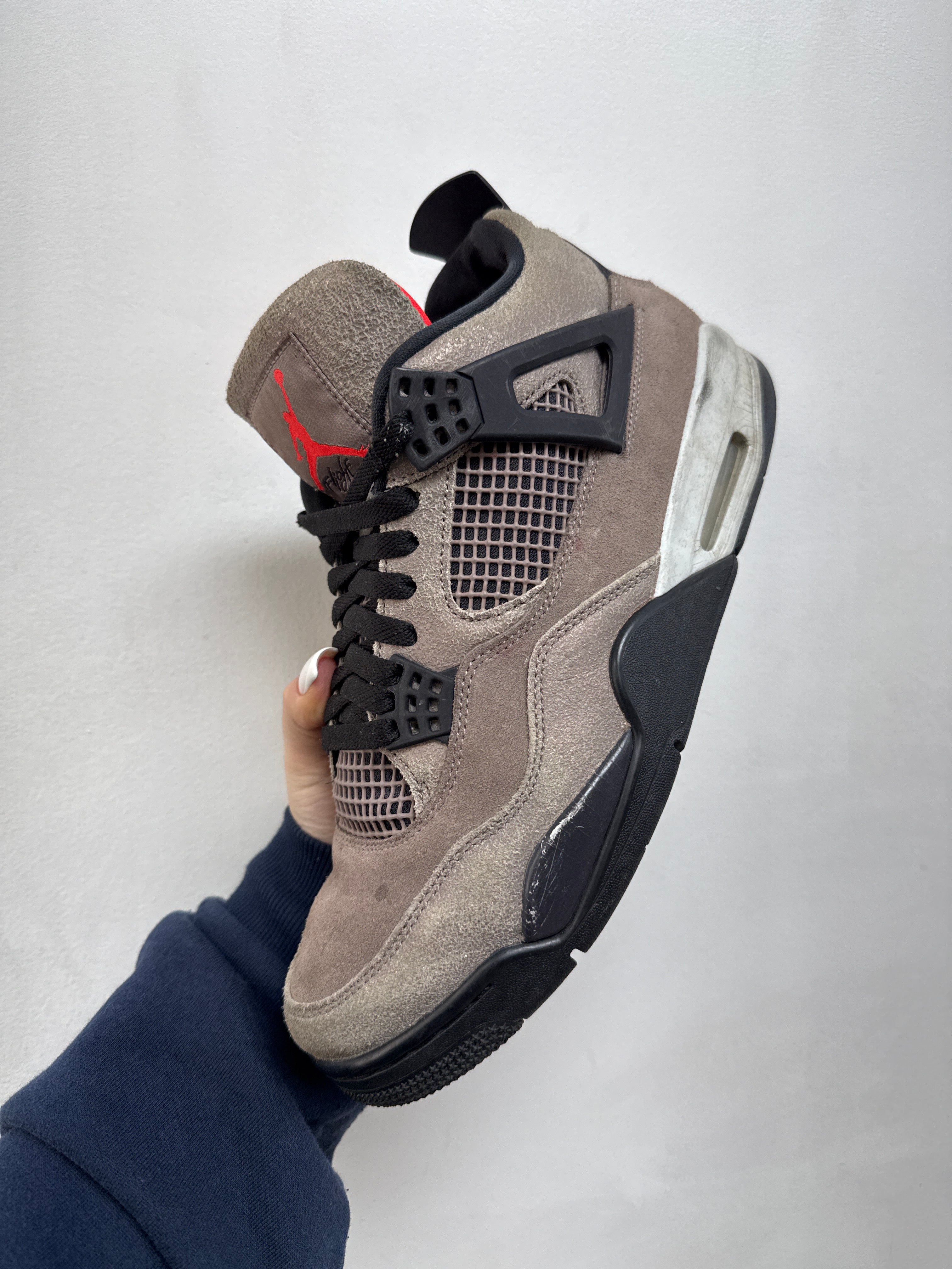 Jordan 4 Taupe Haze Sneakers