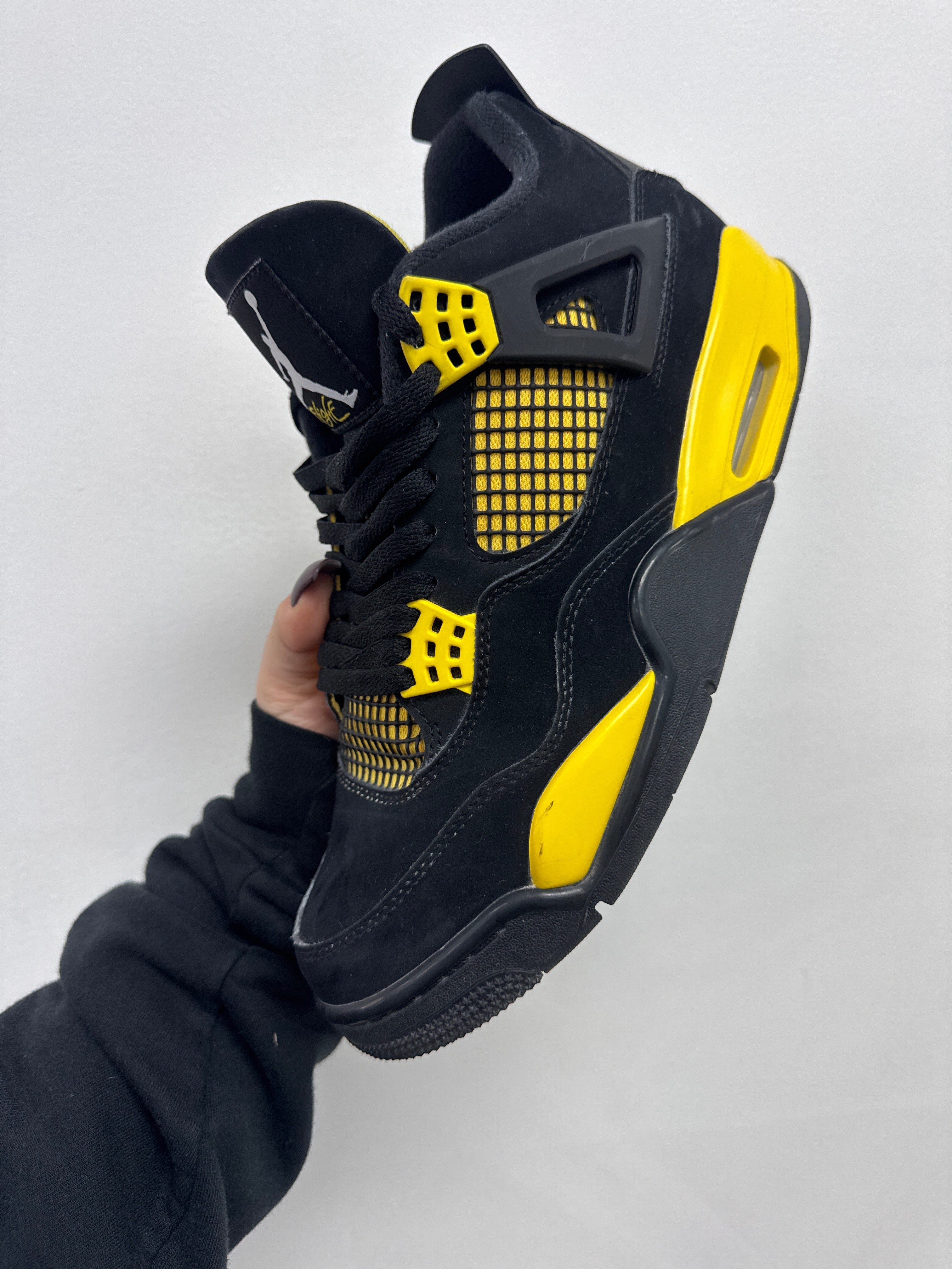 Nike Jordan 4 Yellow Thunder Sneakers