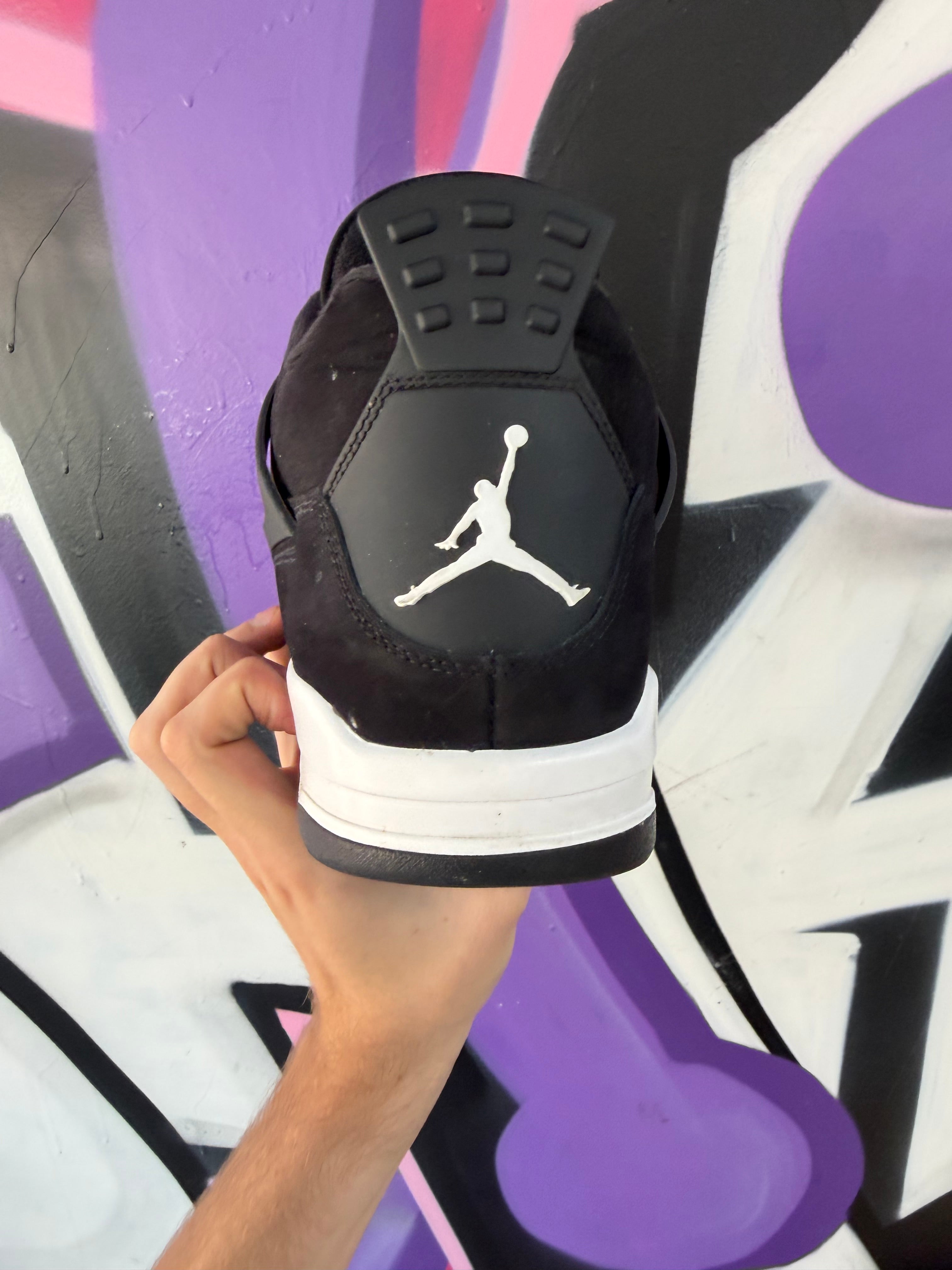 Jordan 4 White Thunder Sneakers