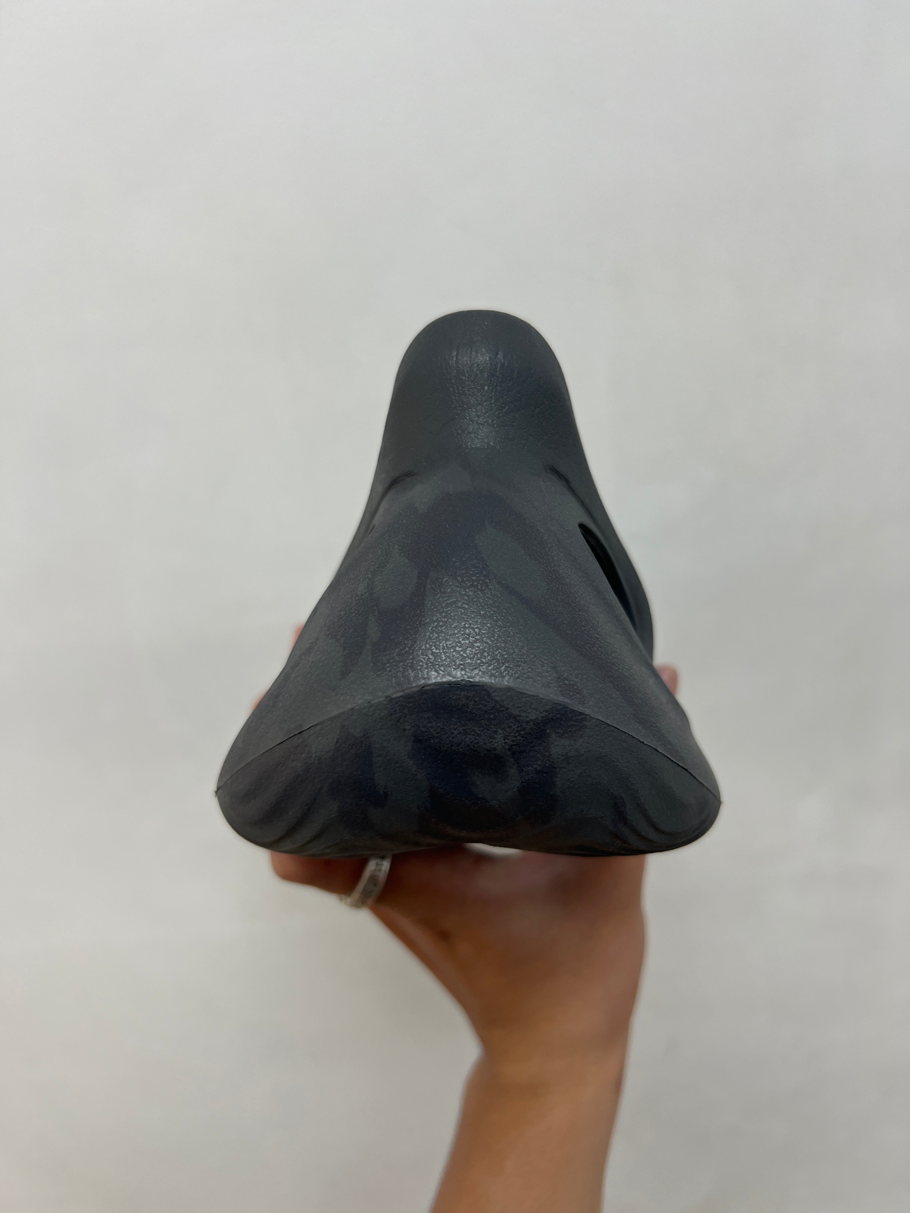 YZY Foam Runner Onyx Slides