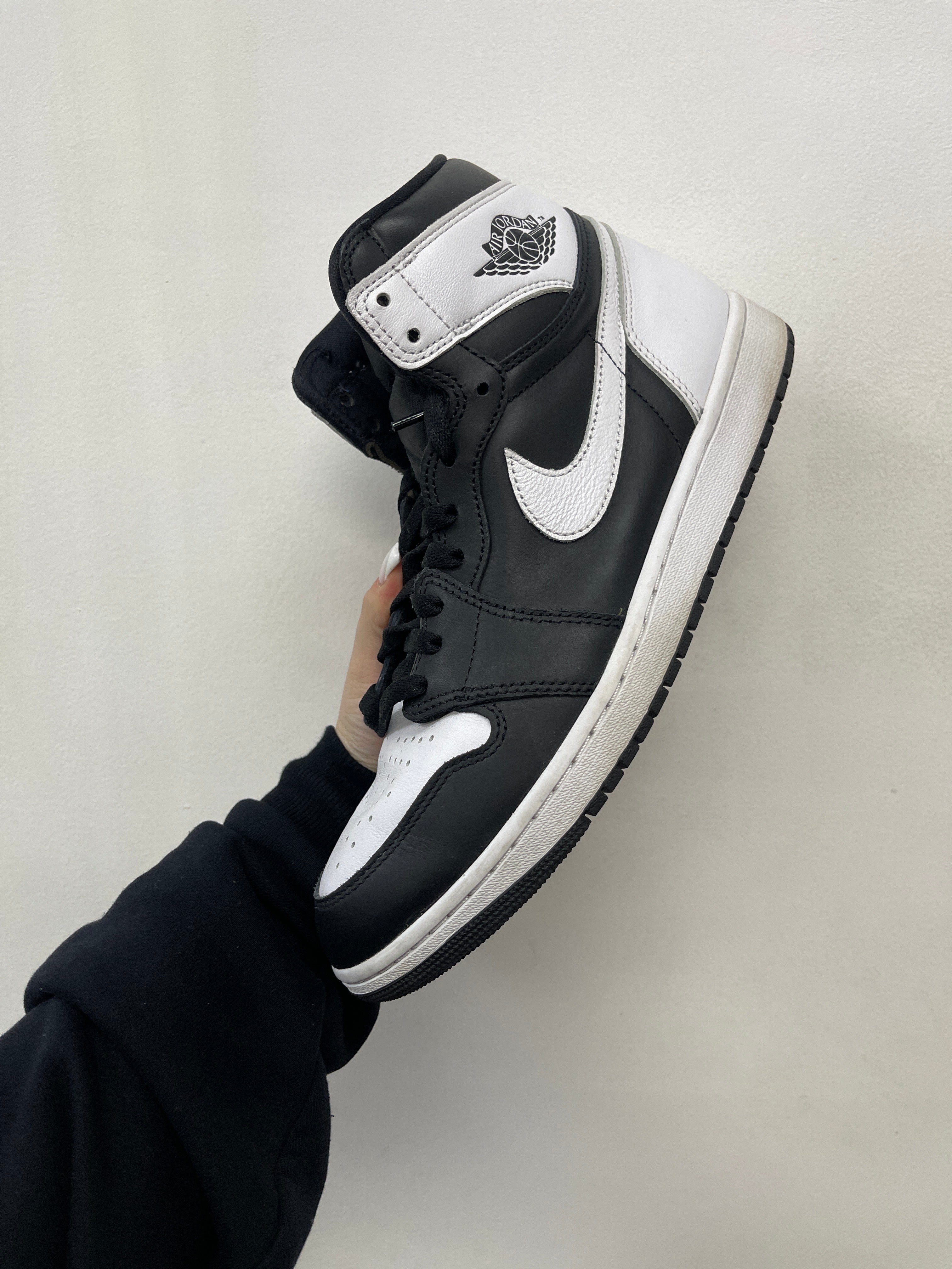 Jordan 1 Black White Sneakers