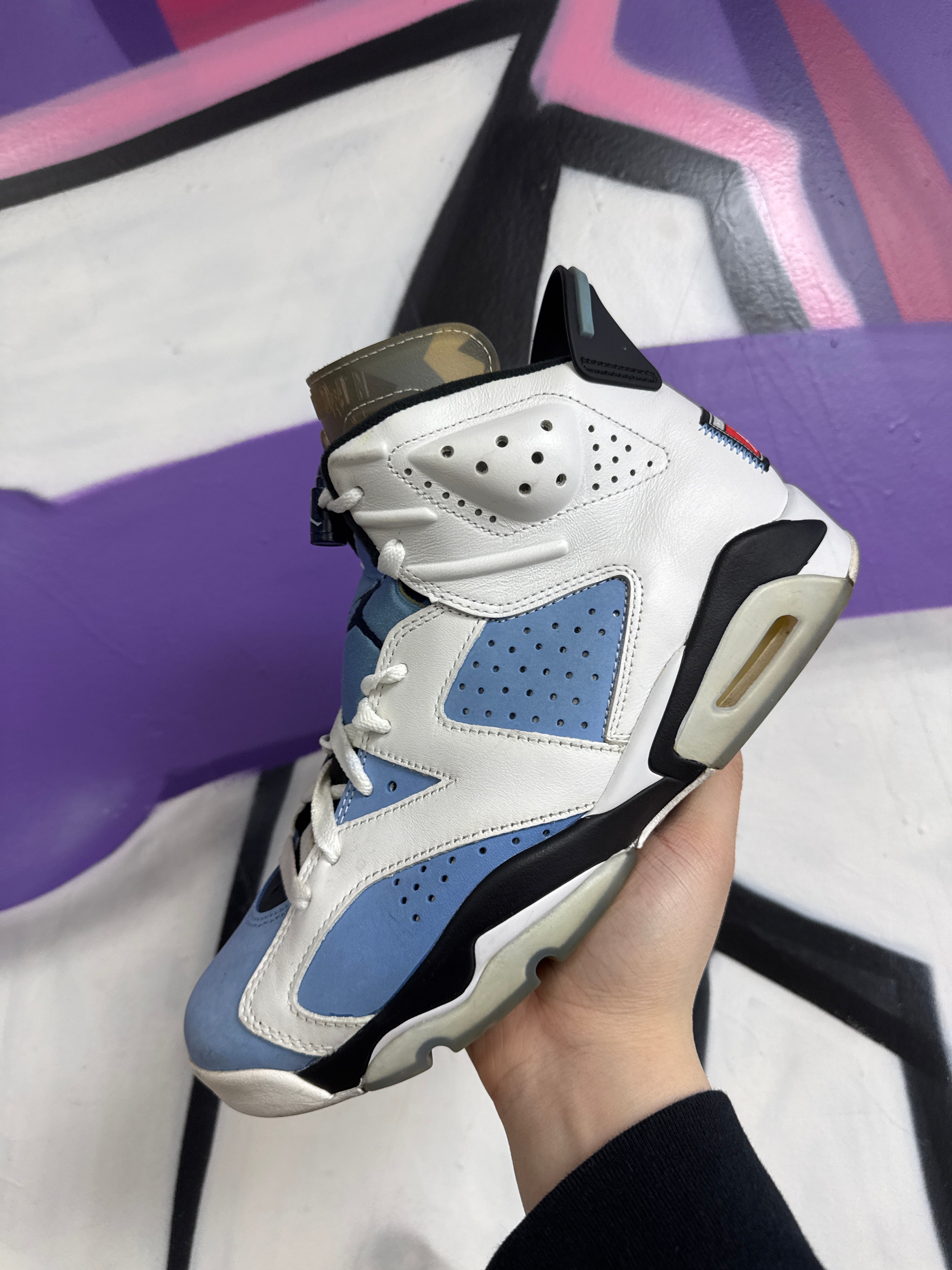 Jordan 6 UNC Sneakers