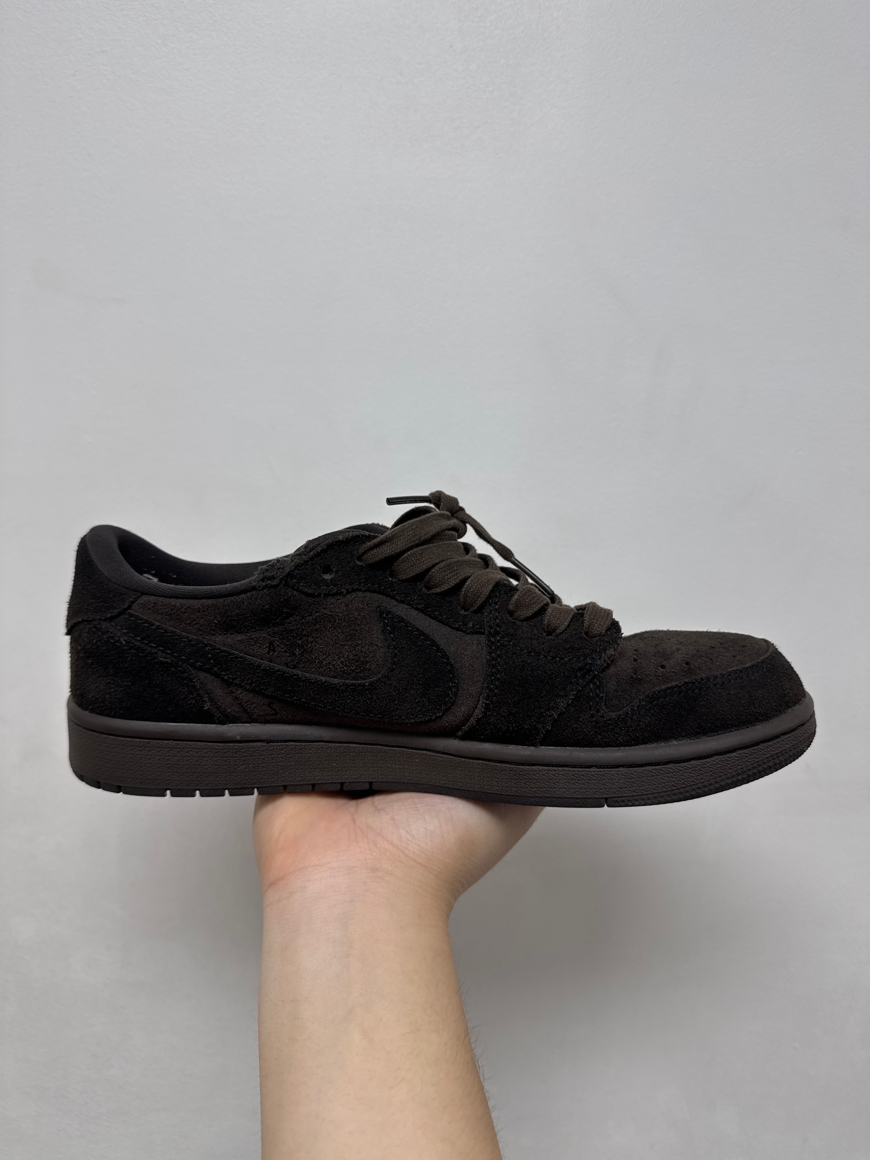 Jordan 1 Low Travis Scott Brown Velvet Sneakers