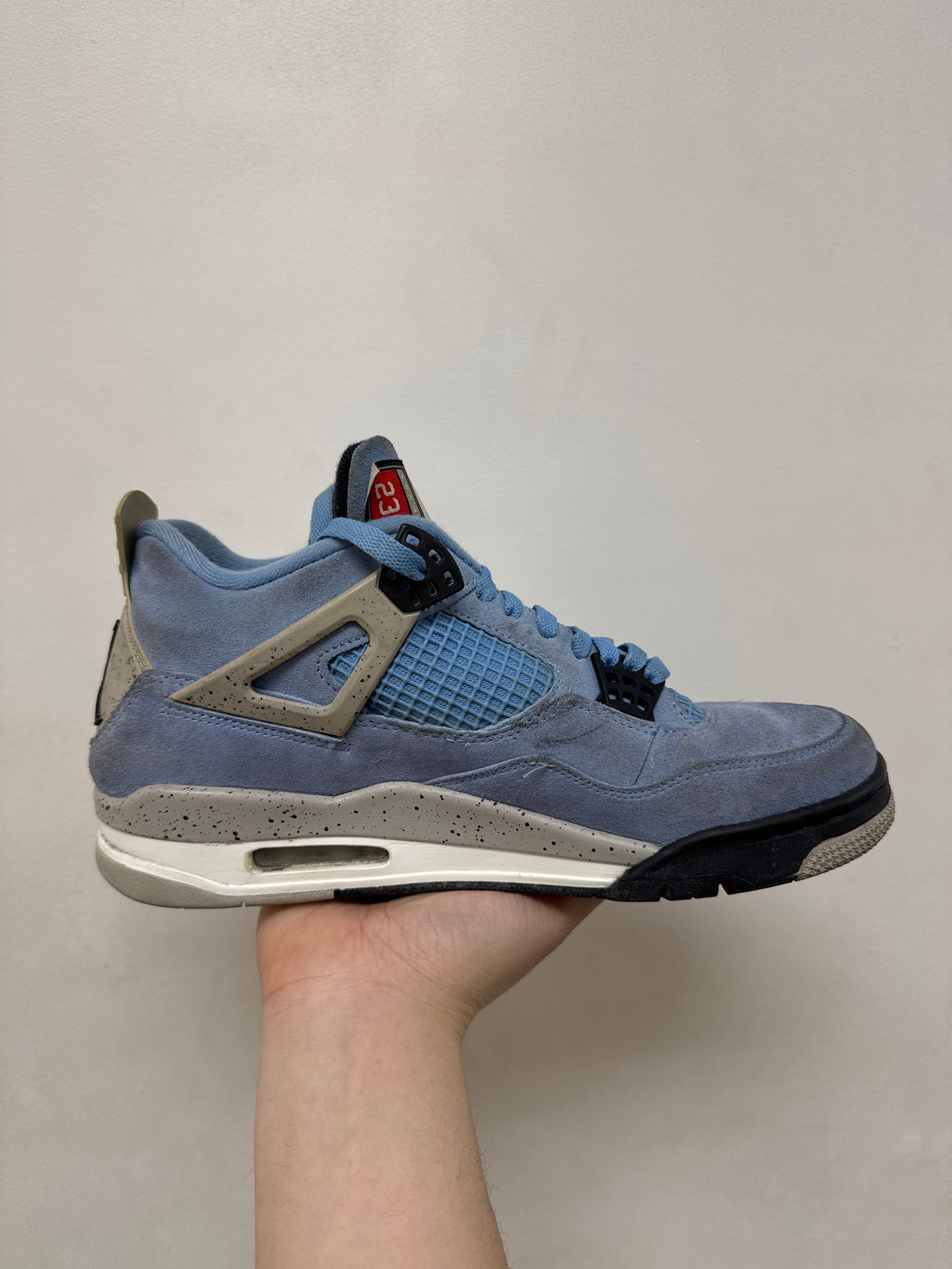 Jordan 4 UNC Sneakers