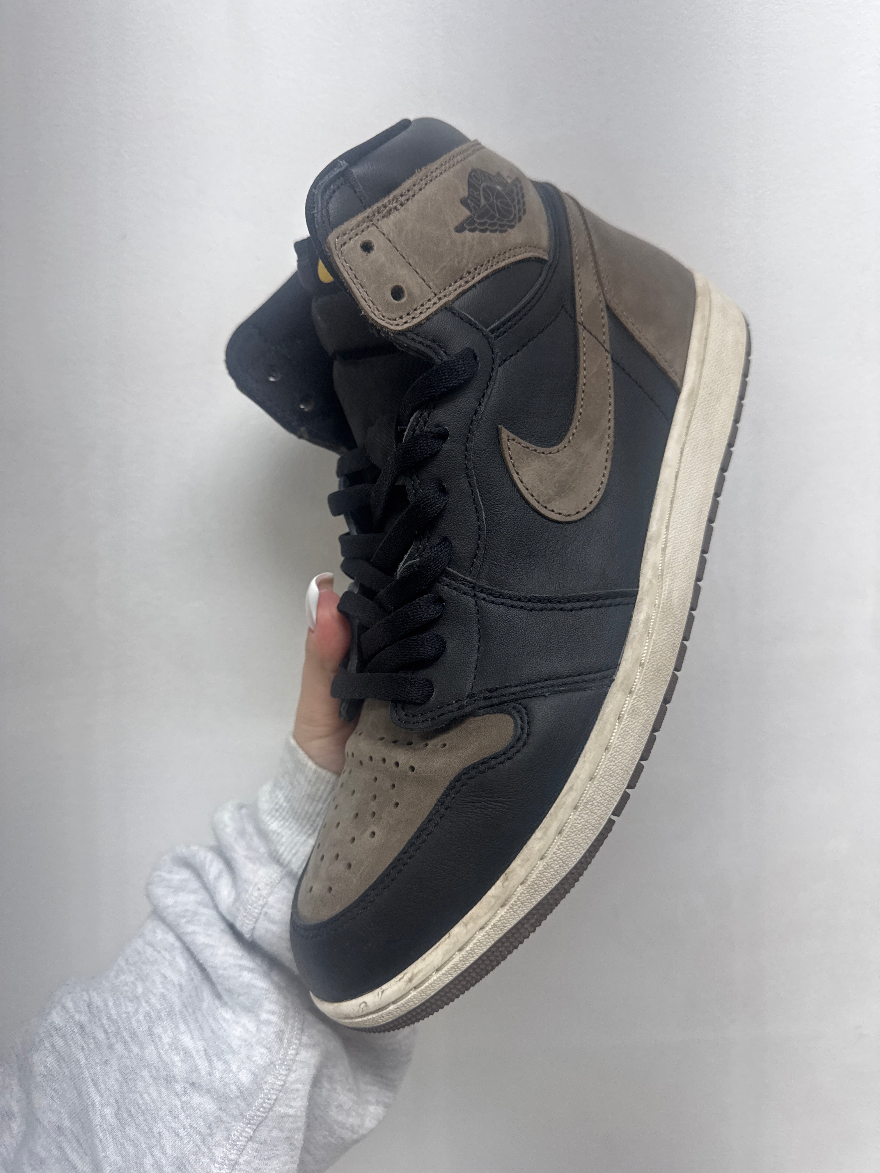 Jordan 1 Palomino Sneakers