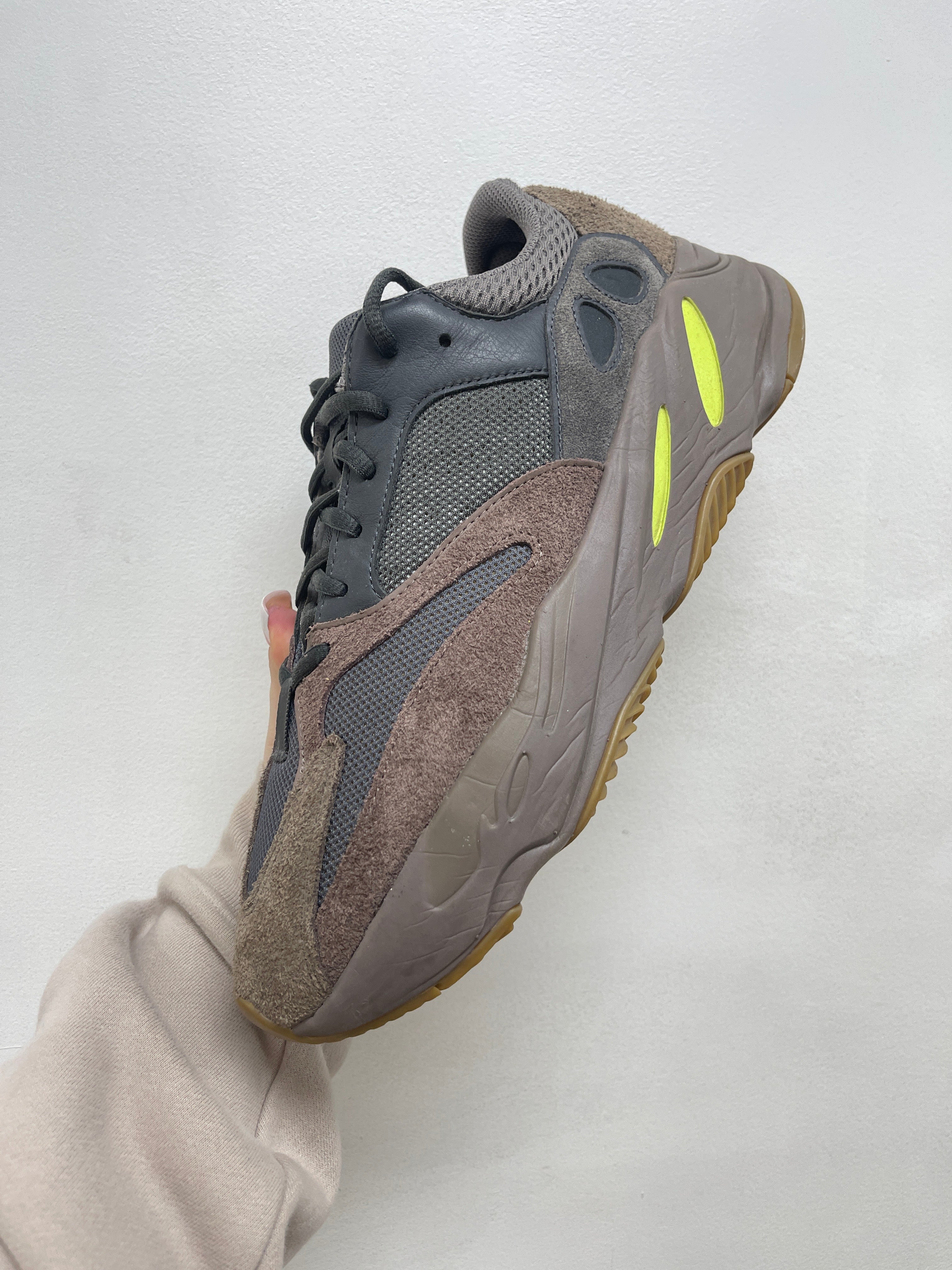 YZY 700 Mauve Sneakers