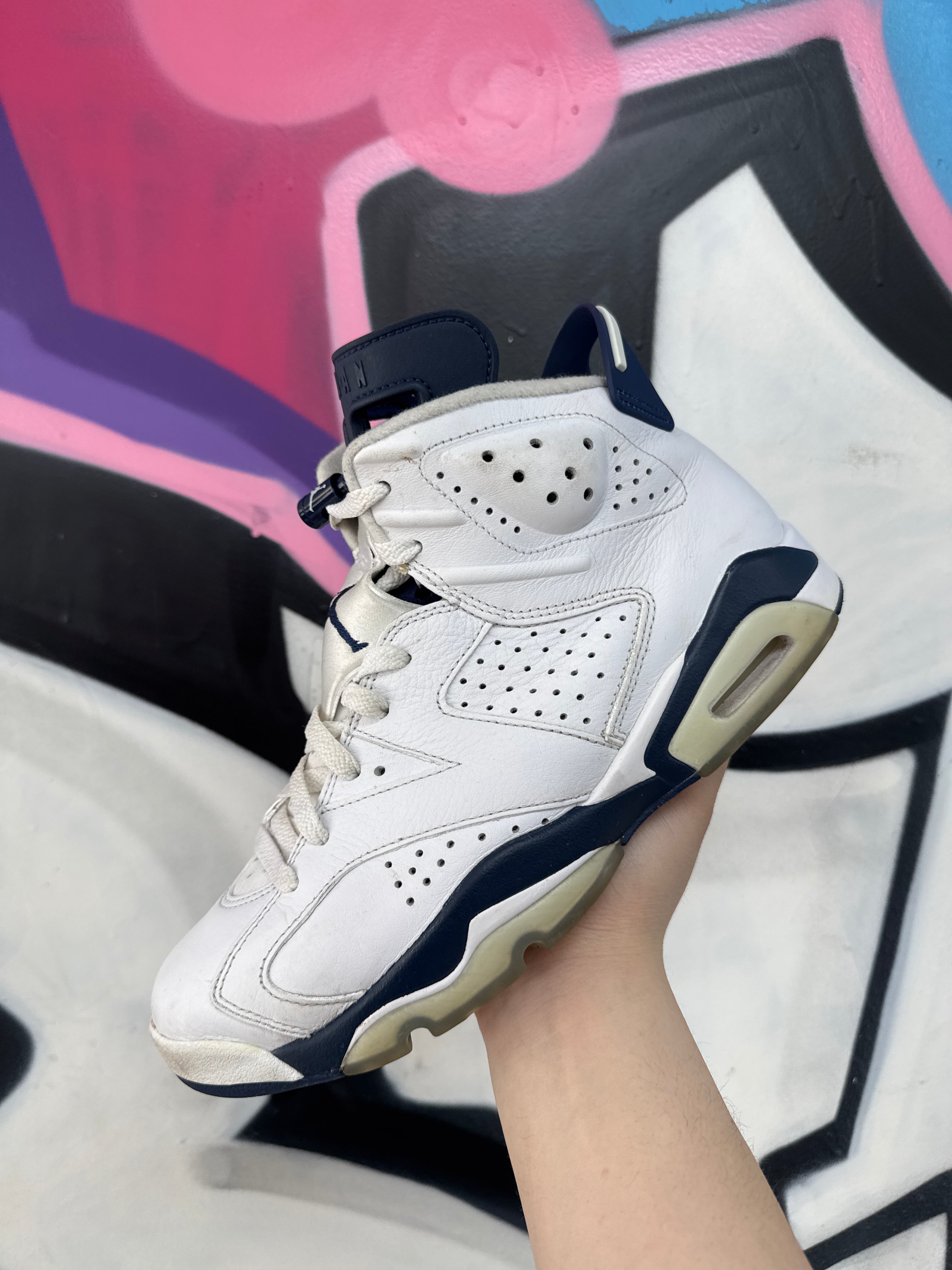 Jordan 6 Midnight Navy Sneakers