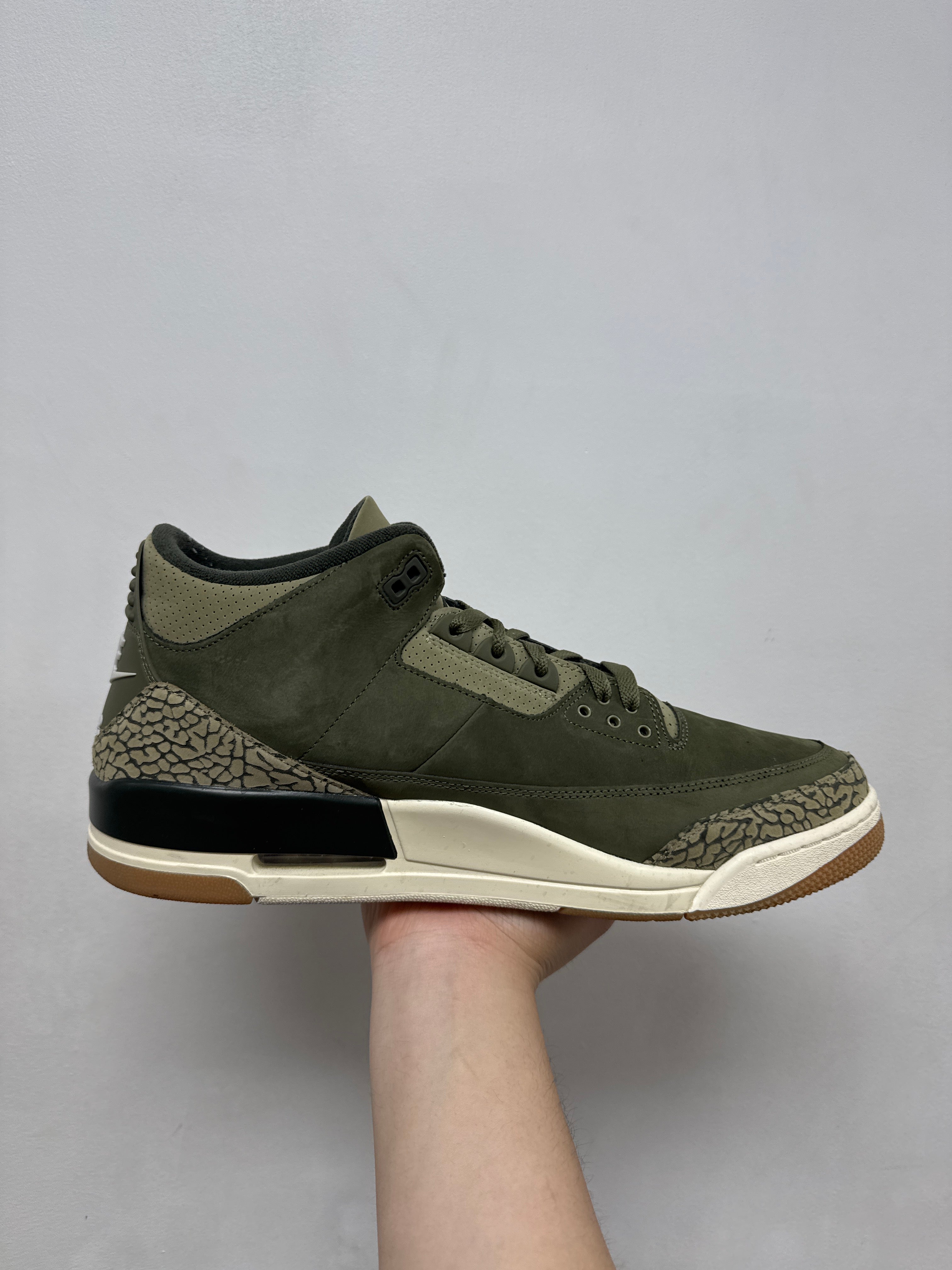 Jordan 3 Family Affairs Sneakers