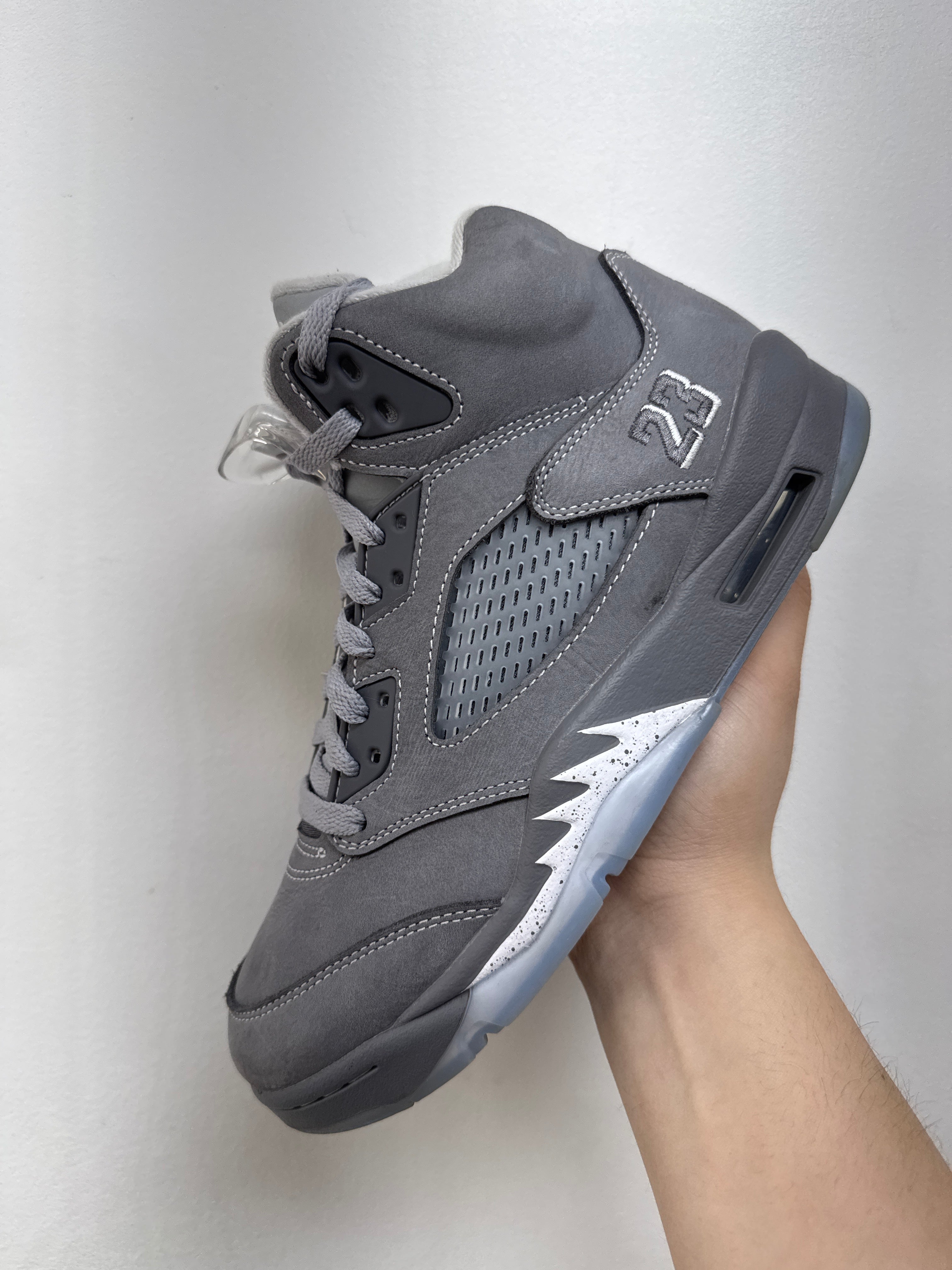 Jordan 5 Wolf Grey Sneakers
