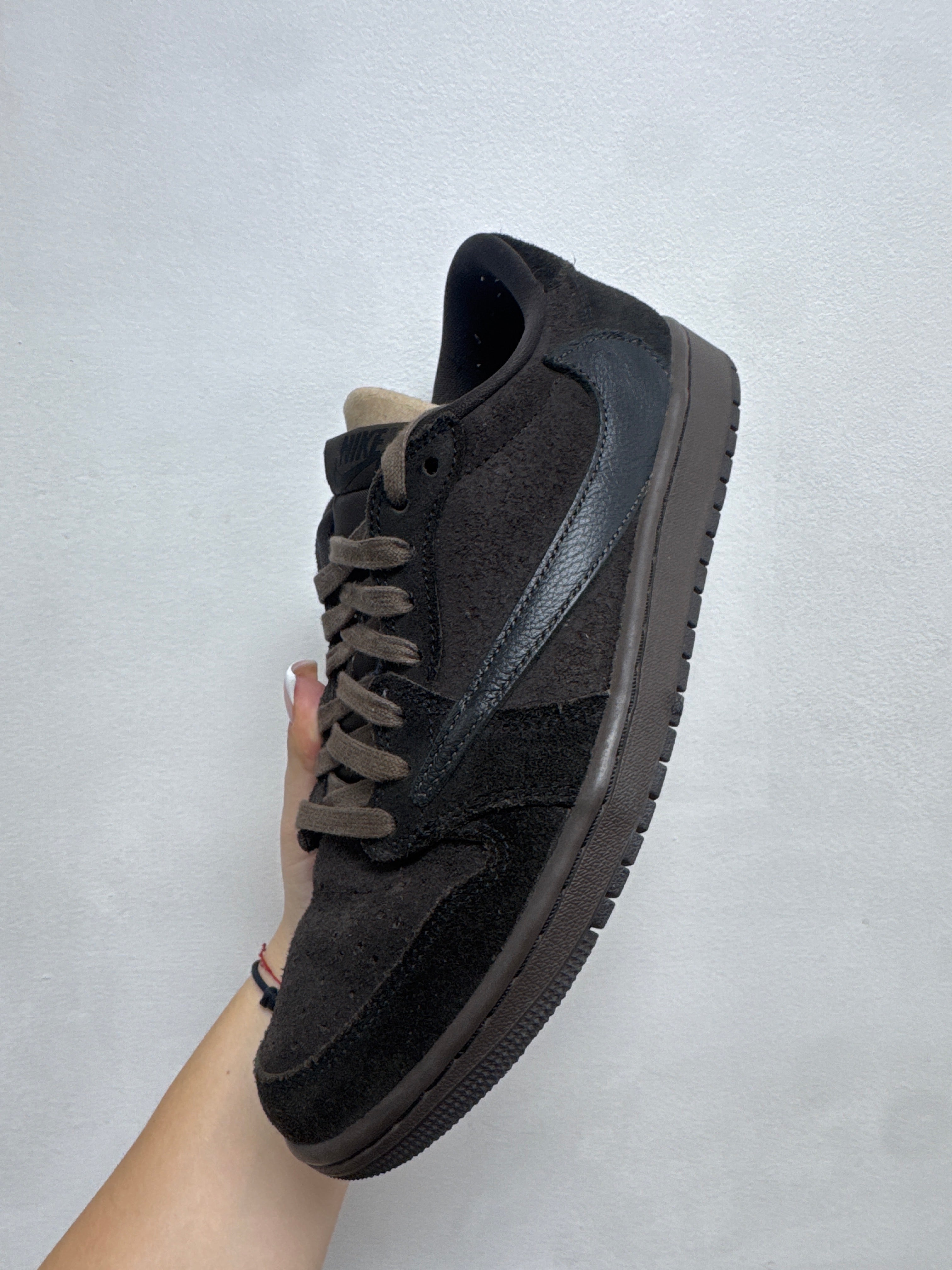 Jordan 1 Low Travis Velet Sneakers